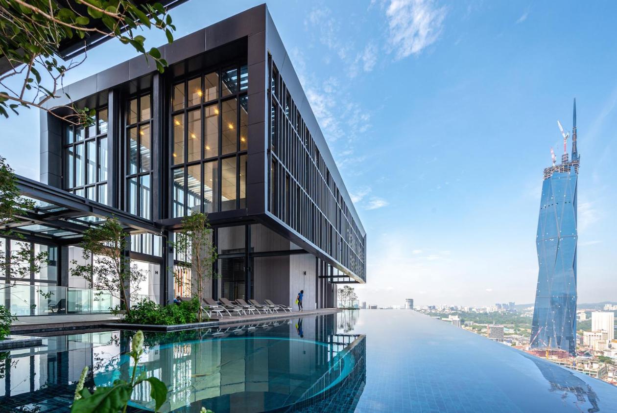 Lucentia Residence World Class Facilities Apartment Infinity Pool Stunning View