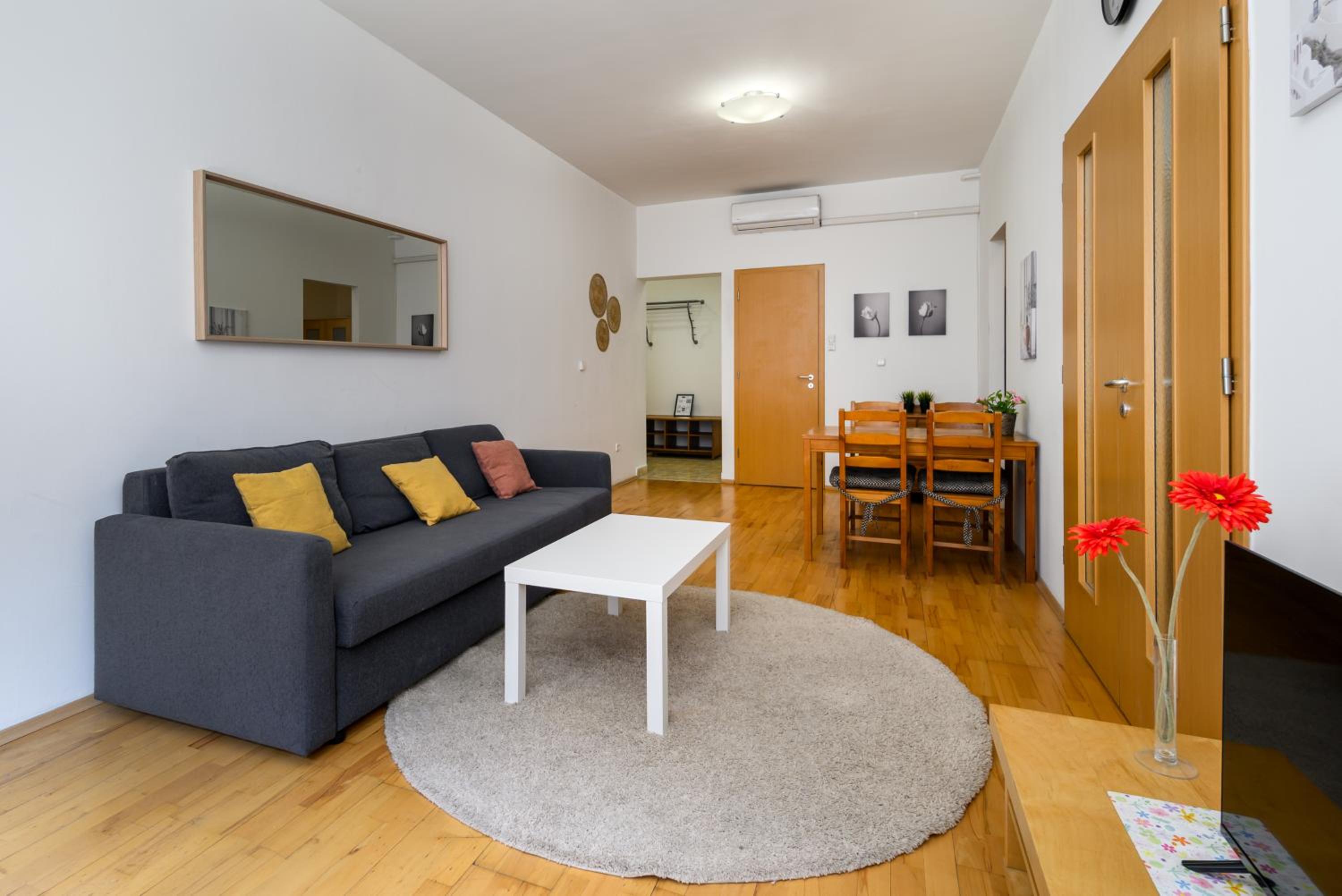 Basilica Apartment in Heart of City view 4