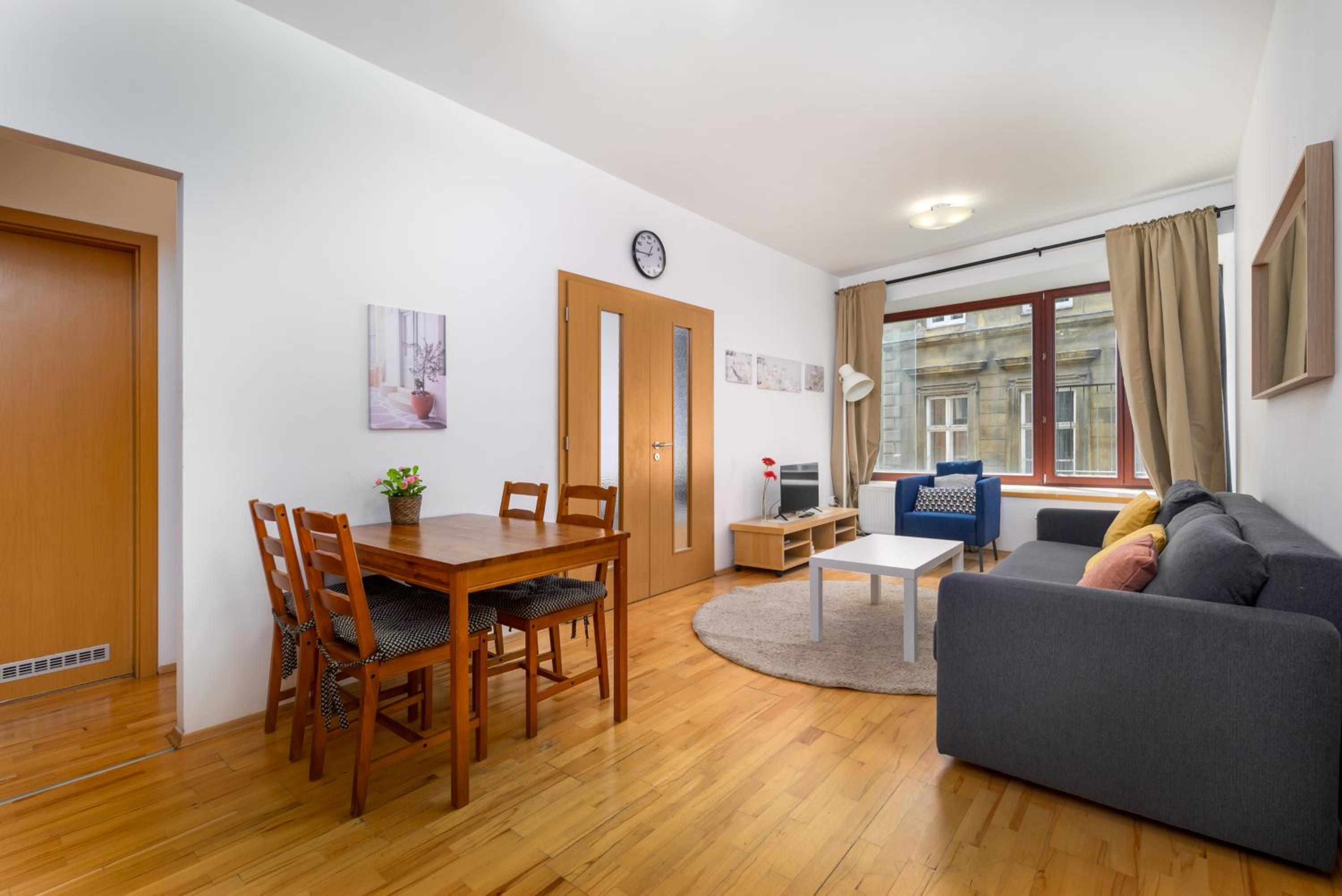 Basilica Apartment in Heart of City view 2