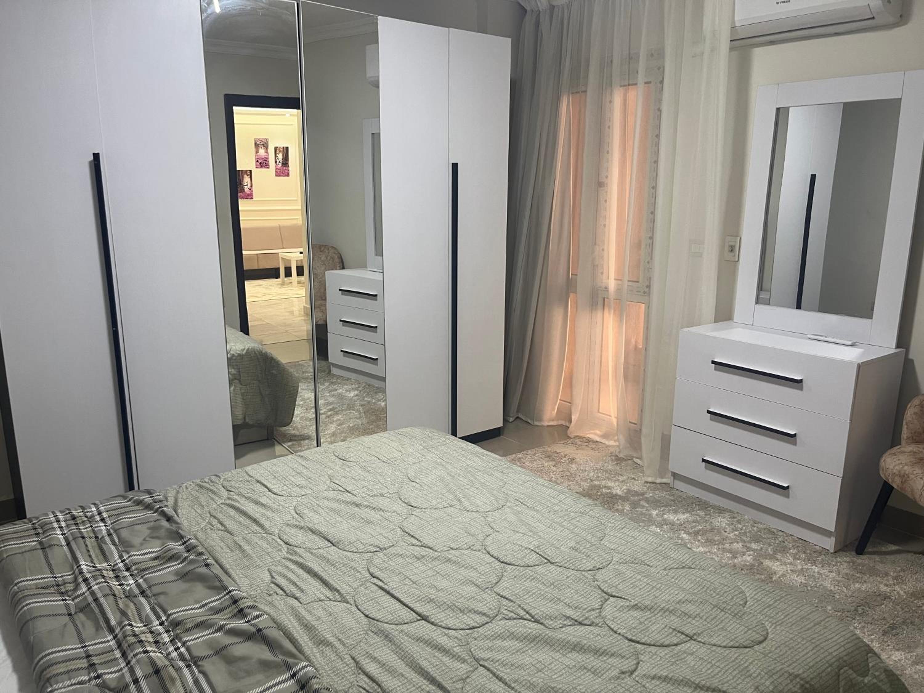 Property Sisters, Elite apartment, B11