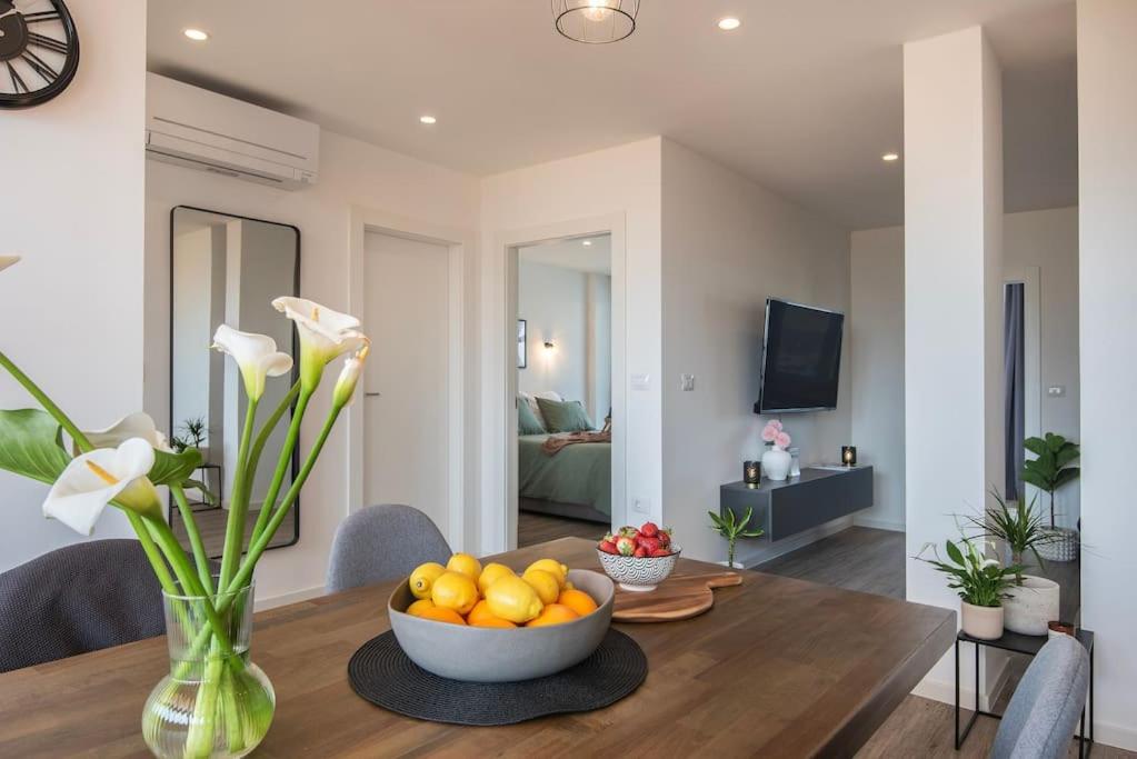 Harbor View Apartment