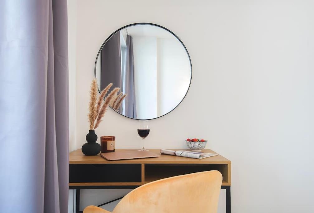 Harbor View Apartment