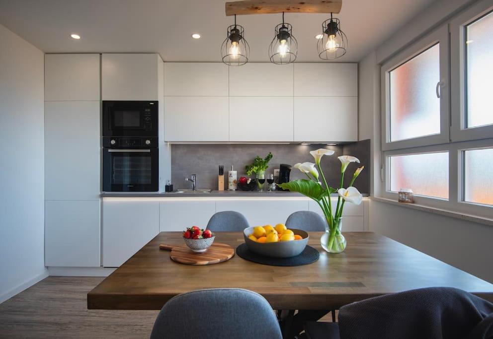 Harbor View Apartment