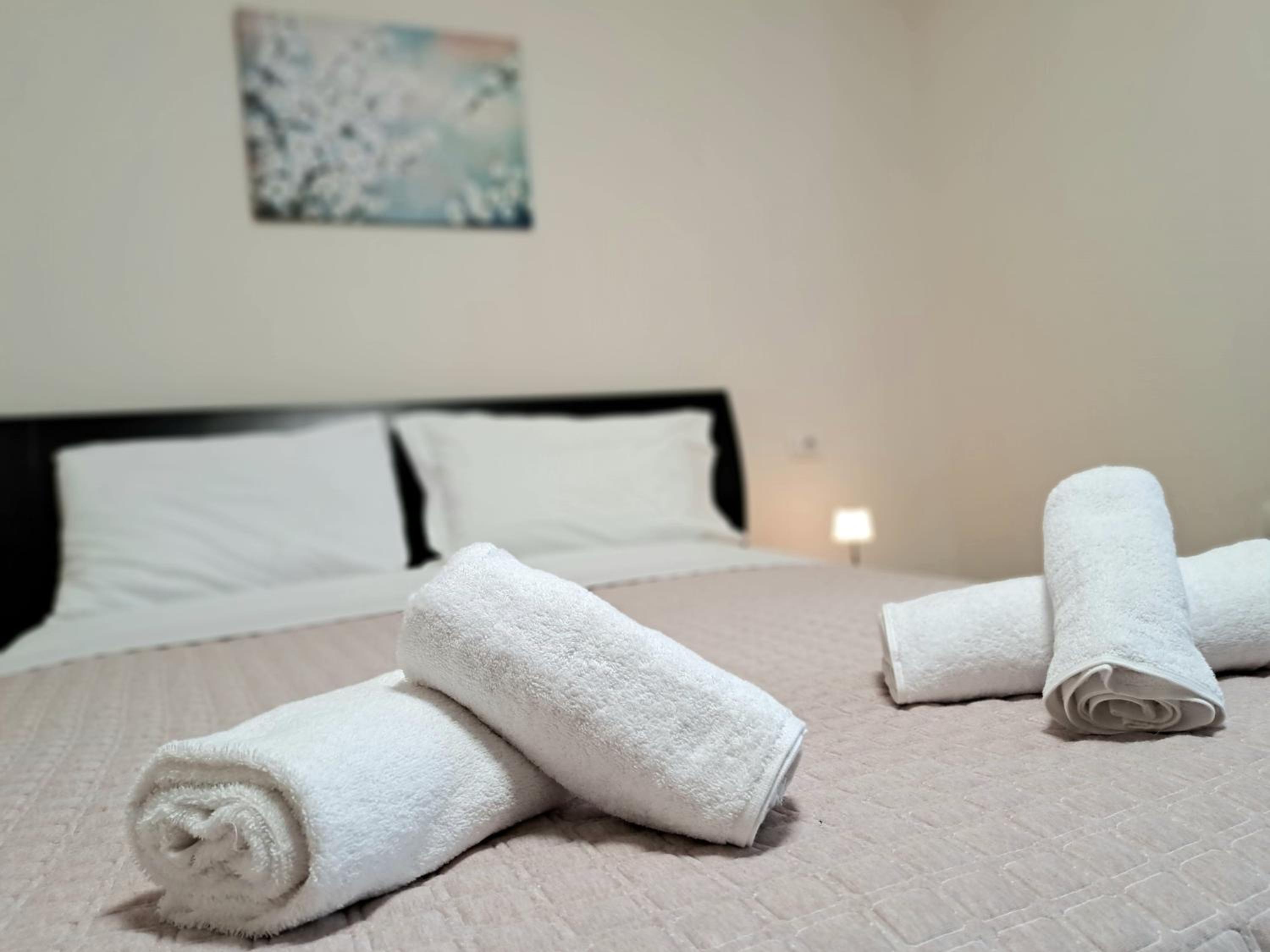 Bazaar Central Loft ( Pazari Ri , 2 bedroom Apt )