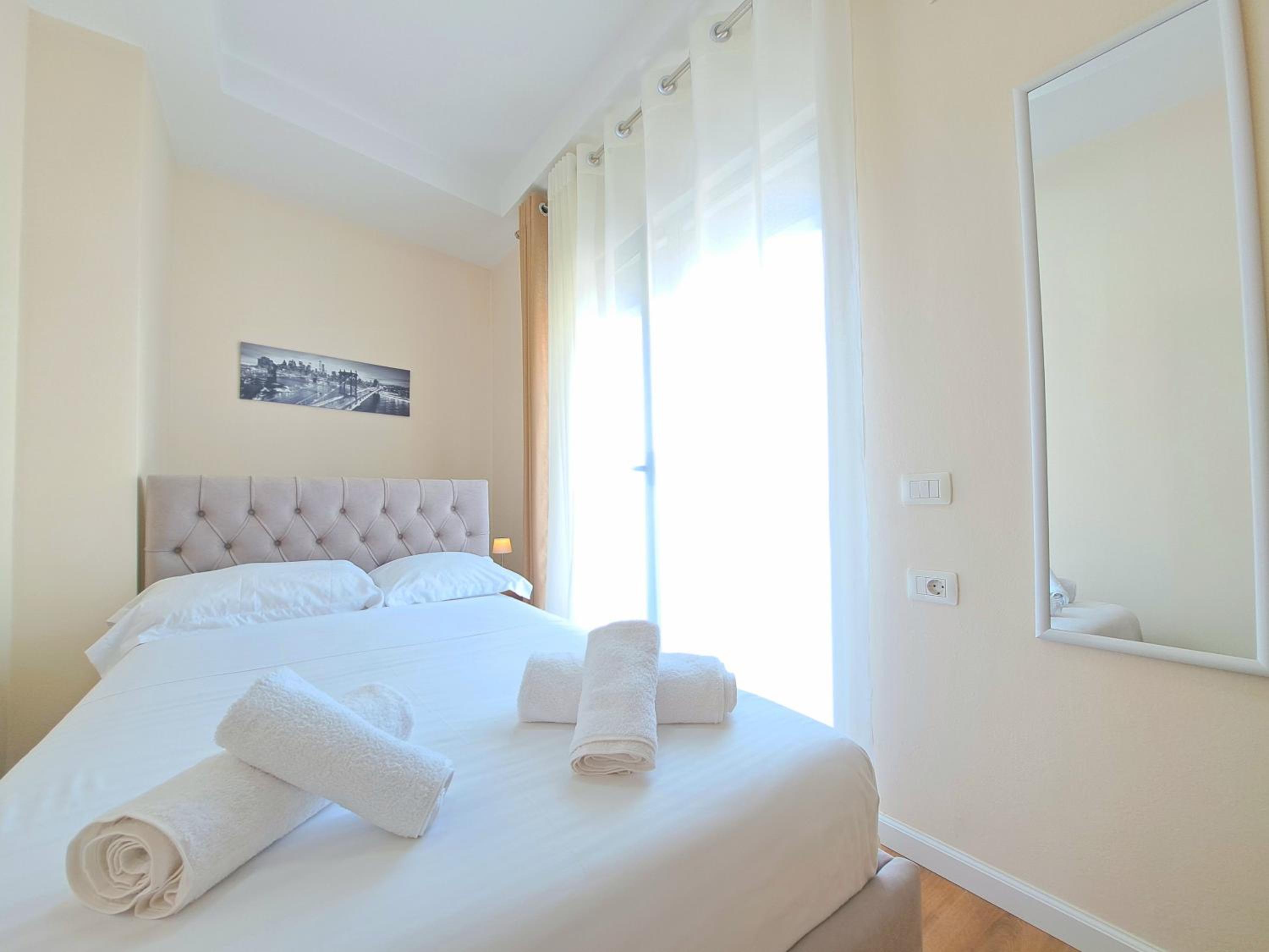 Bazaar Central Loft ( Pazari Ri , 2 bedroom Apt )