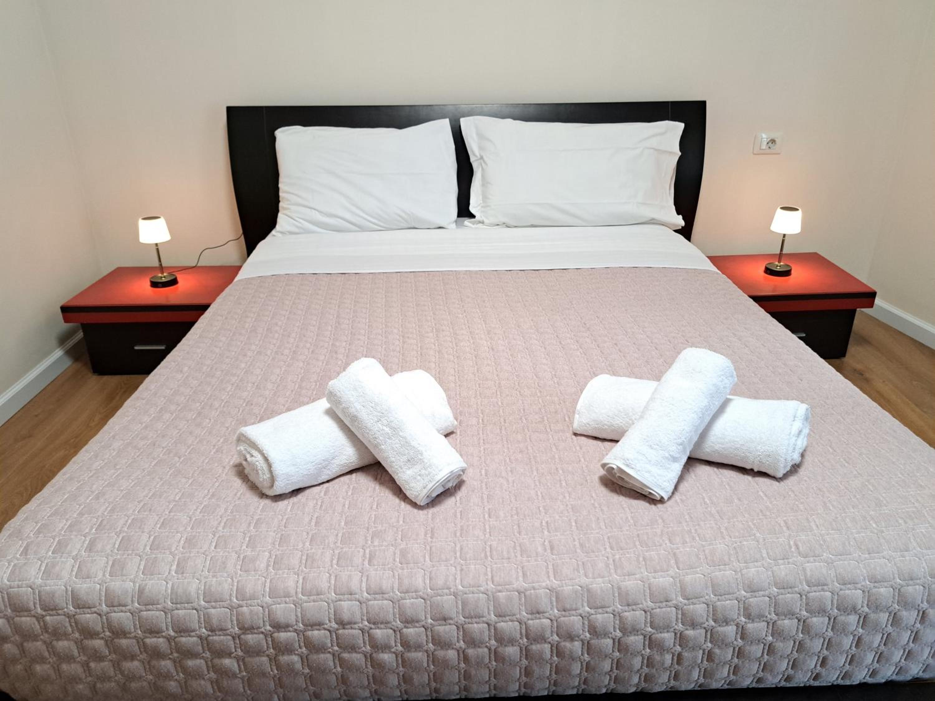 Bazaar Central Loft ( Pazari Ri , 2 bedroom Apt )