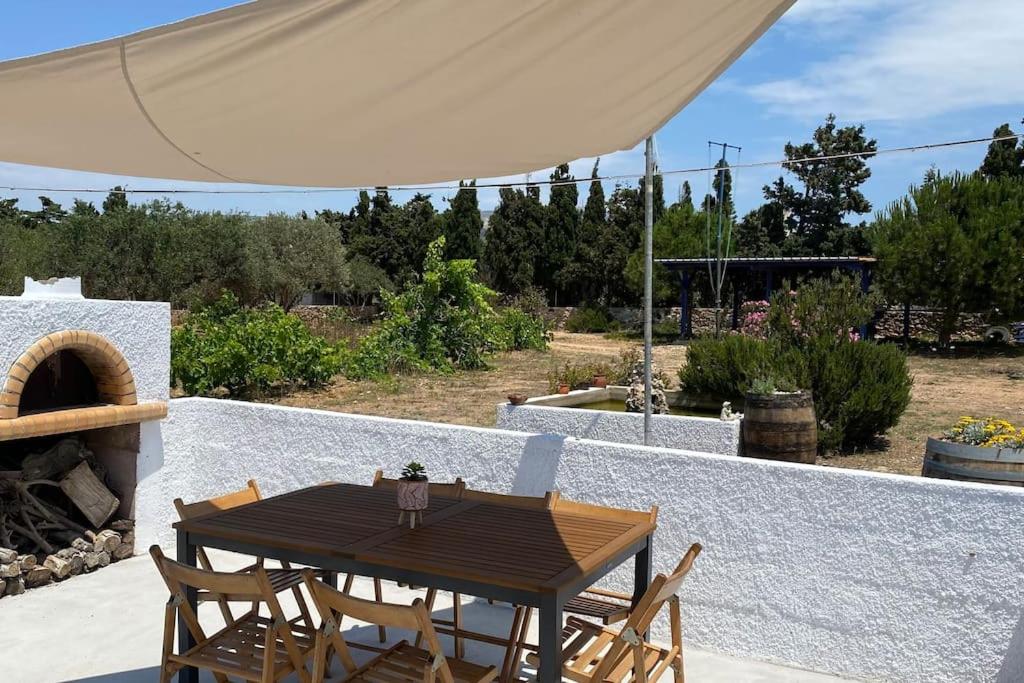 Blue and White Paros private house view 3