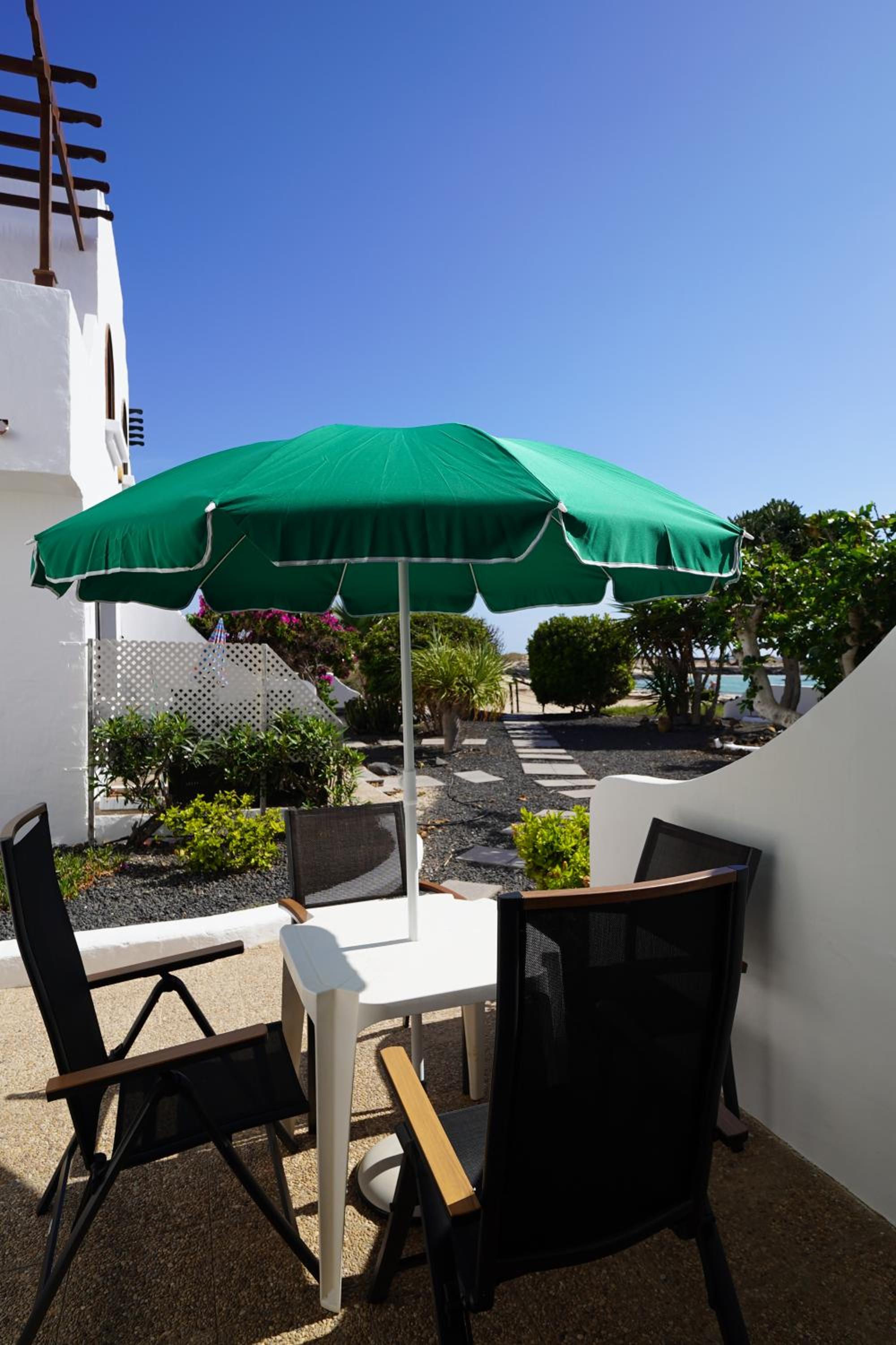 El Caleton Garden Apartment