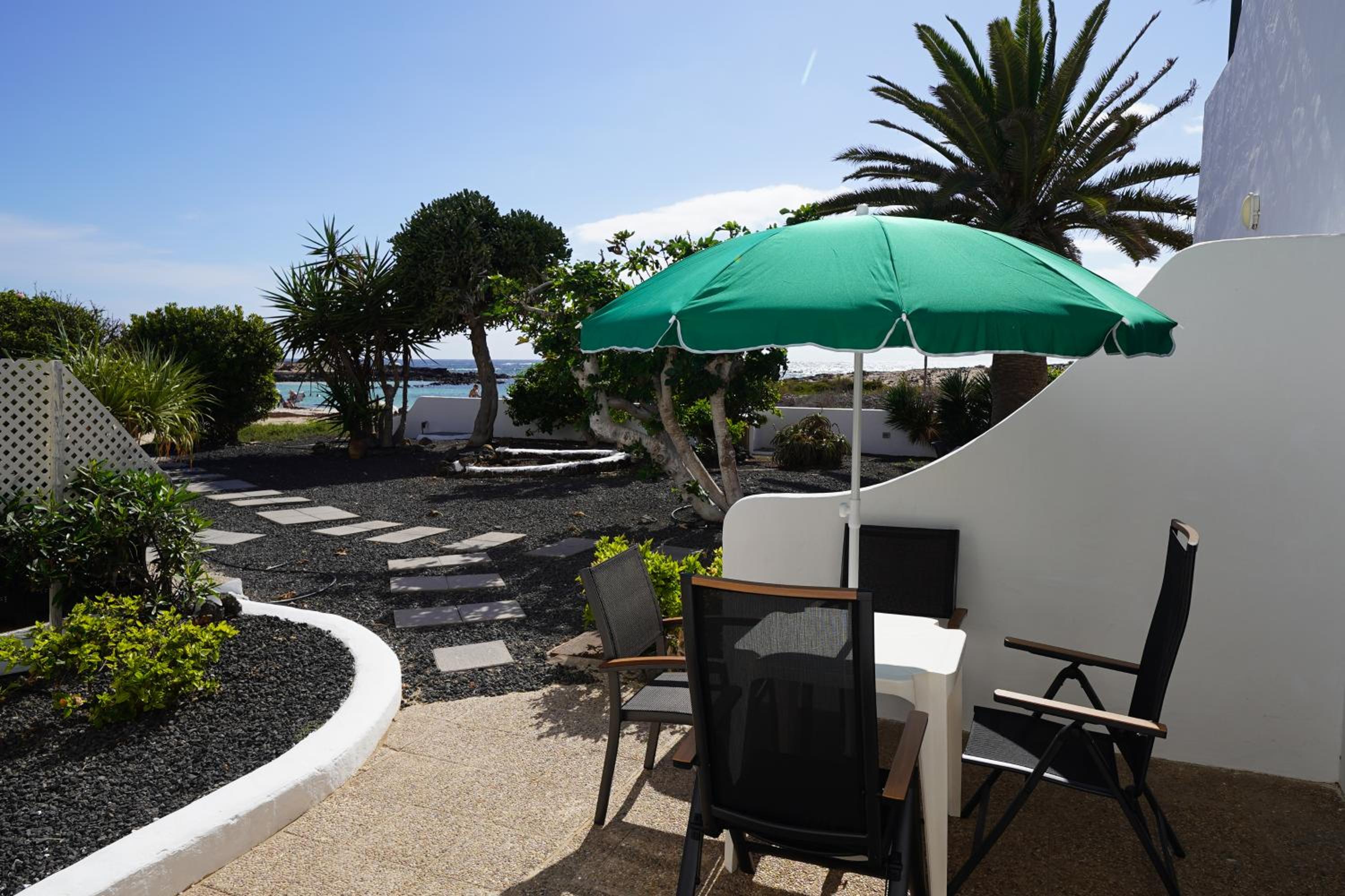 El Caleton Garden Apartment