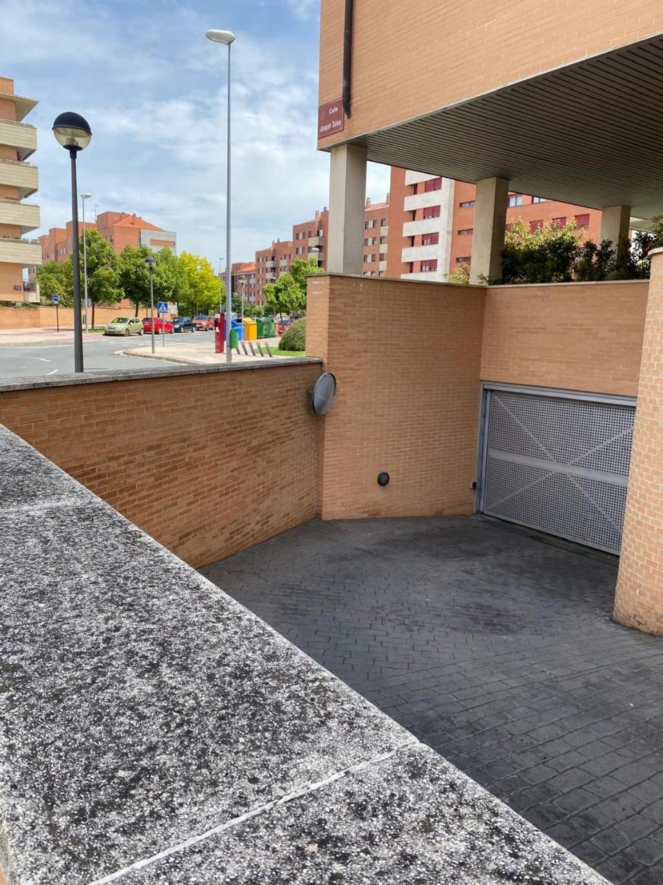 Camino Santiago Naturaleza en Logroño Parking y Piscina by Apartamentos Logrono org