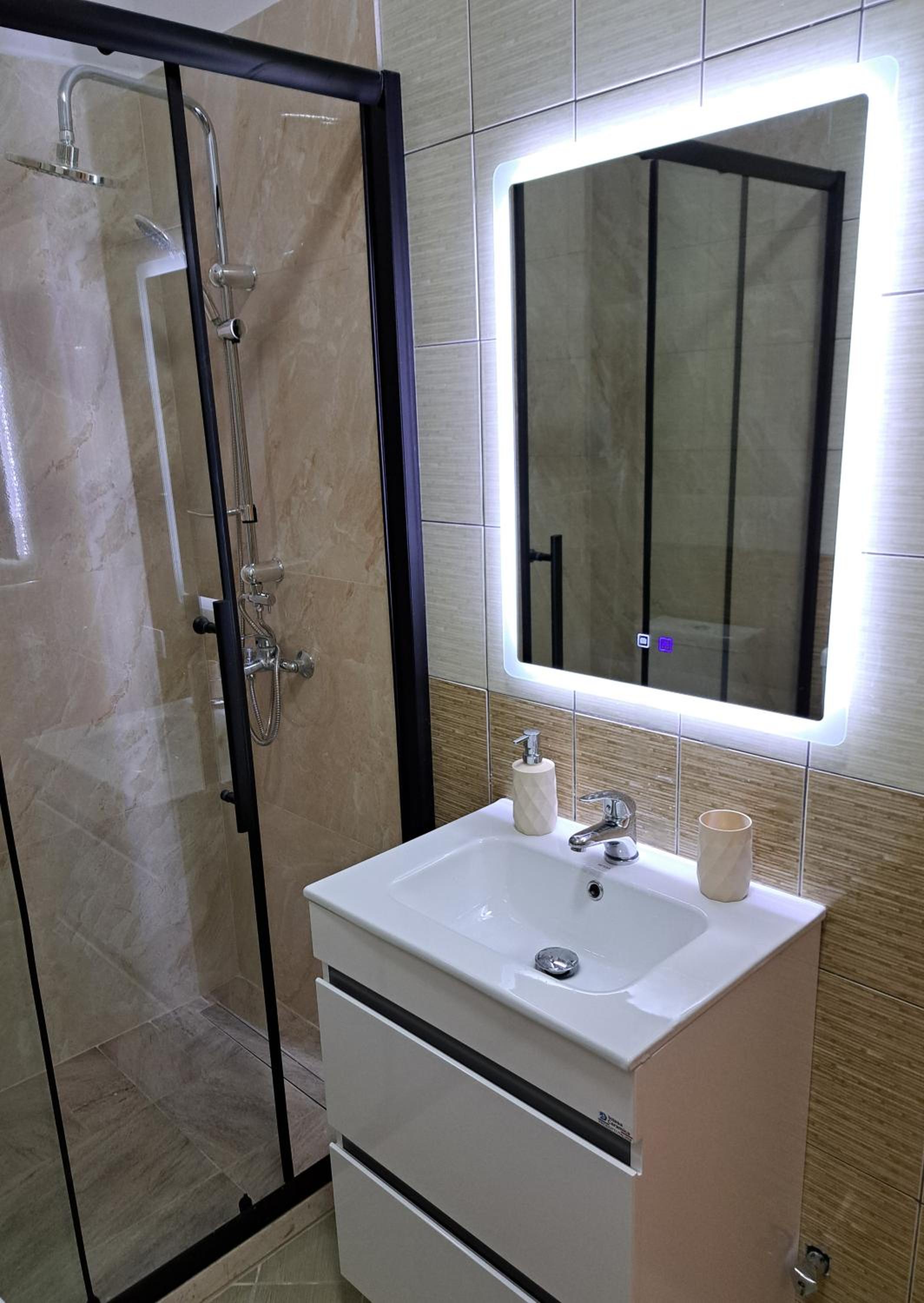 Bazaar Central Loft ( Pazari Ri , 2 bedroom Apt )