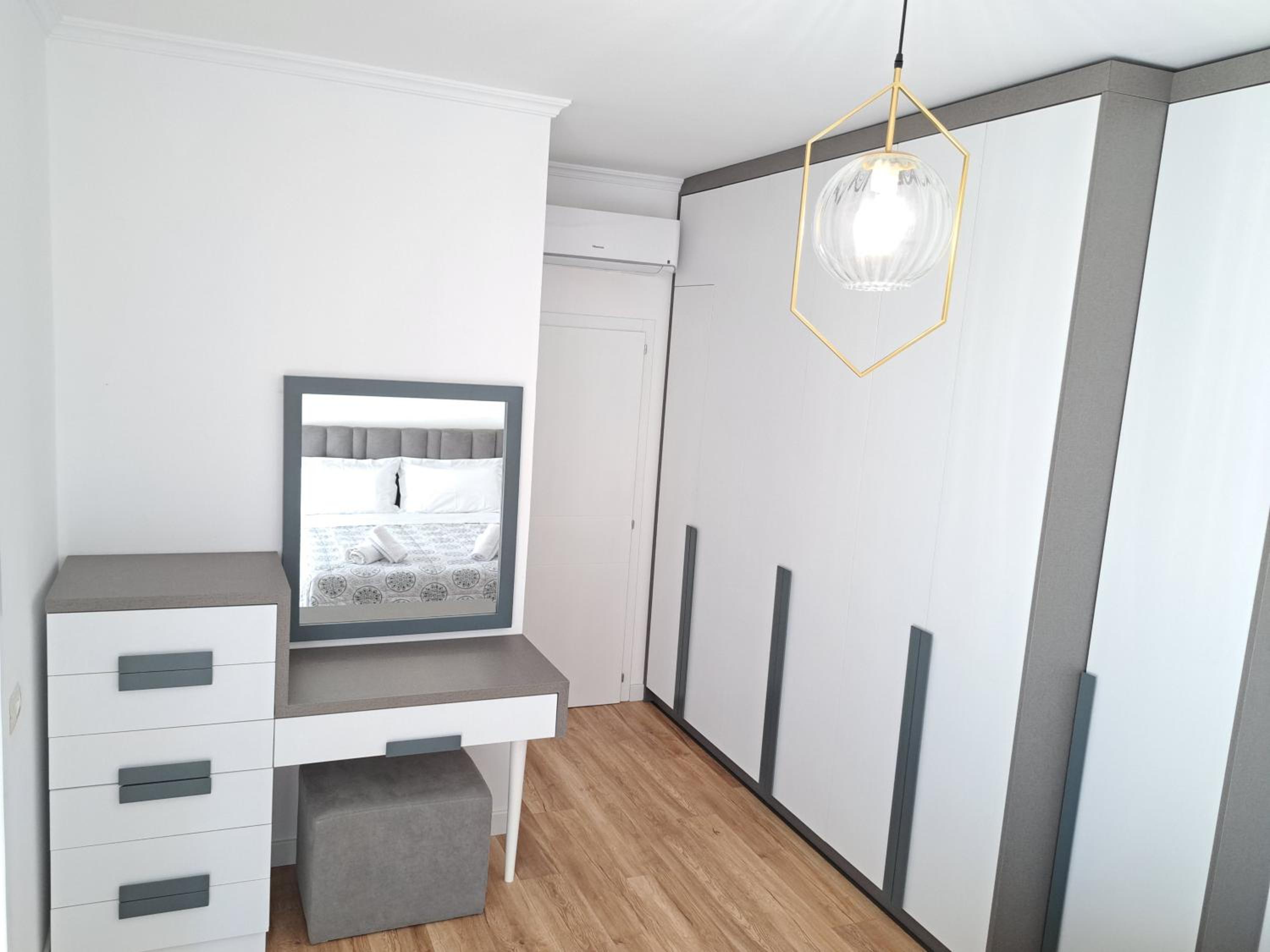 Pazari Luxury Central Apartment