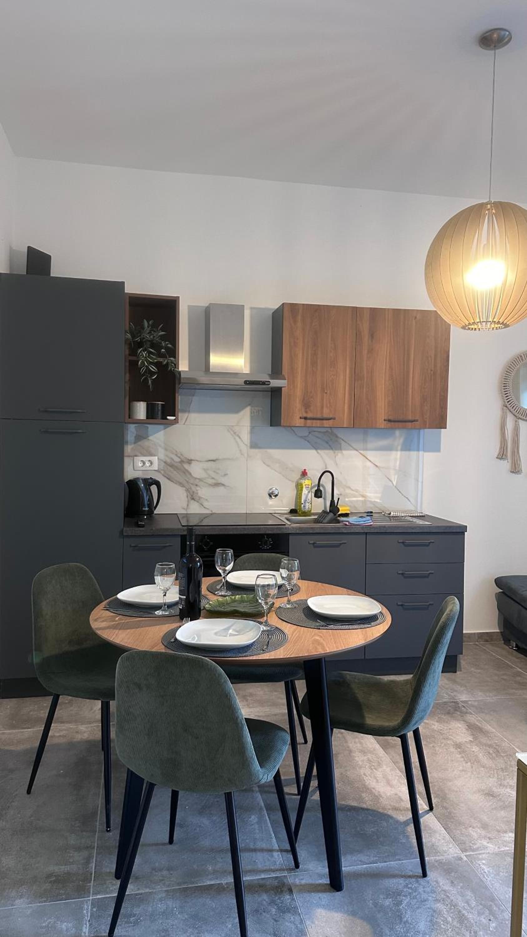 Apartment Lora