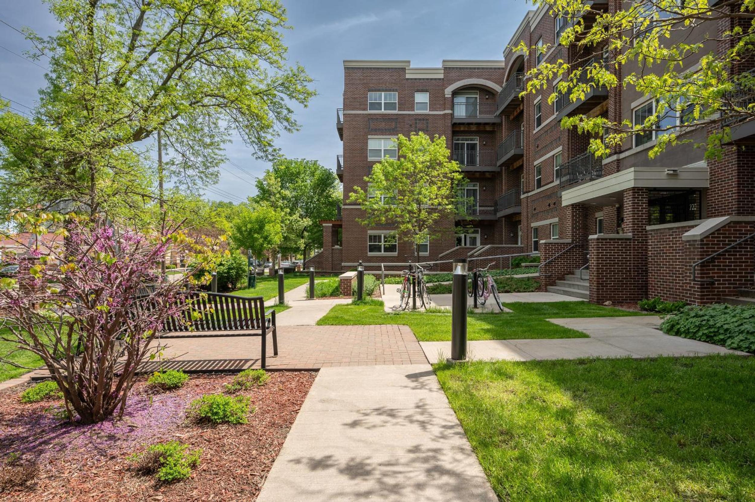 HUGE New Apartment, Free Parking, Near Mayo! view 2