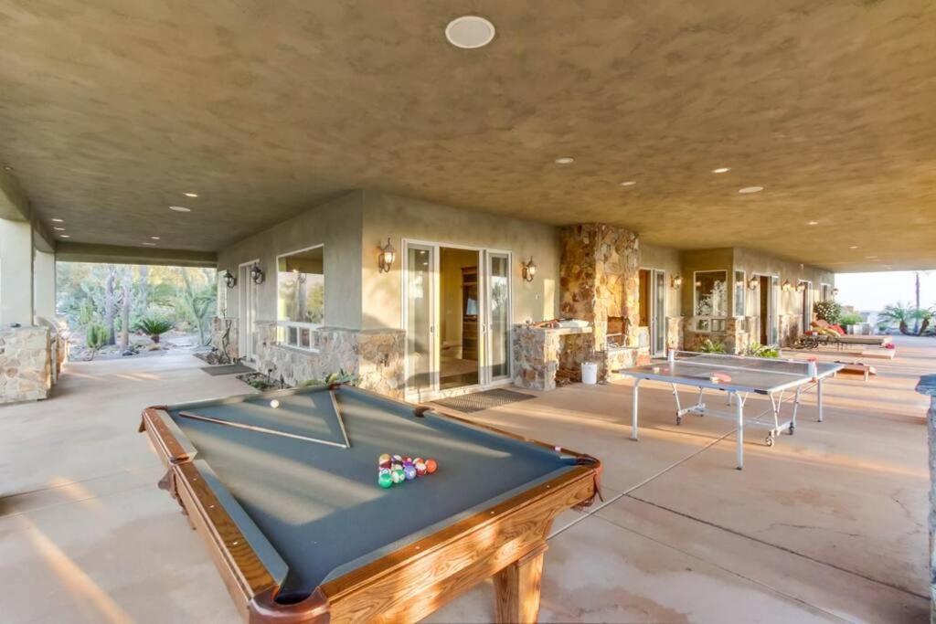 Gorgeous Private Estate with Pool & Pickleball Court