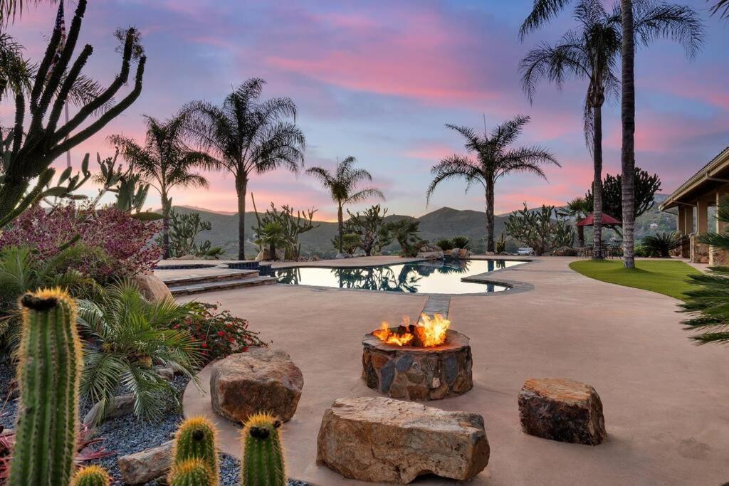 Gorgeous Private Estate with Pool & Pickleball Court