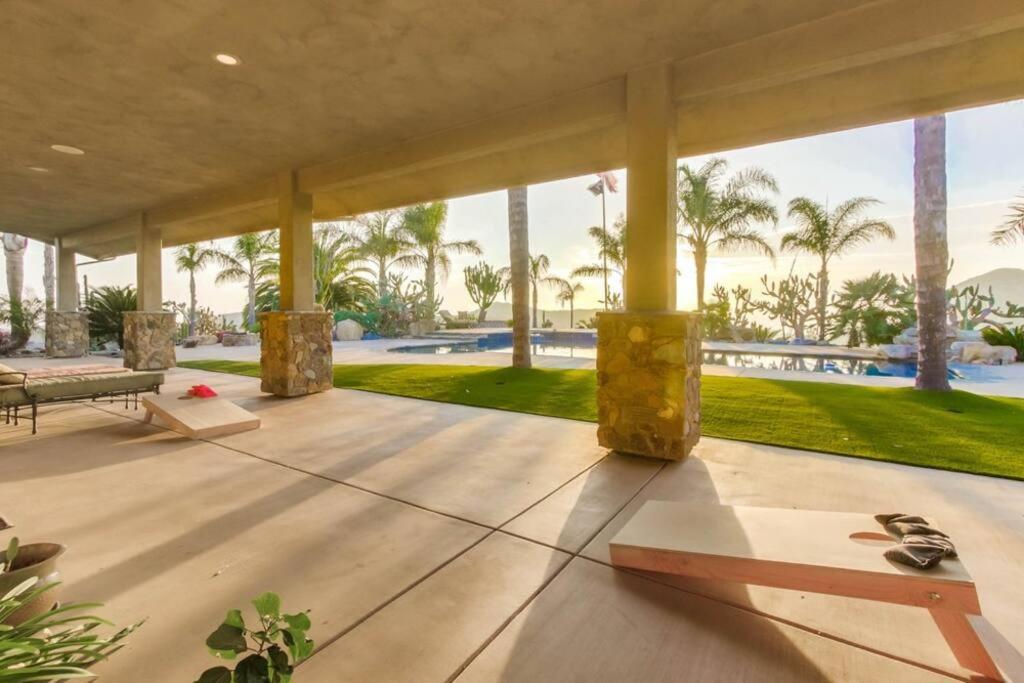 Gorgeous Private Estate with Pool & Pickleball Court