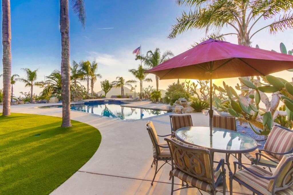 Gorgeous Private Estate with Pool & Pickleball Court