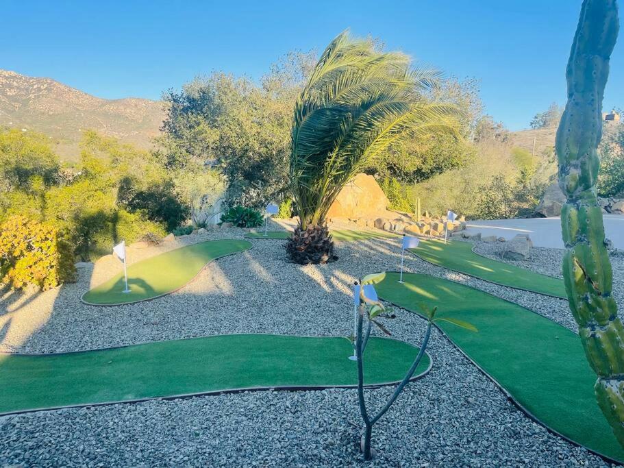 Gorgeous Private Estate with Pool & Pickleball Court