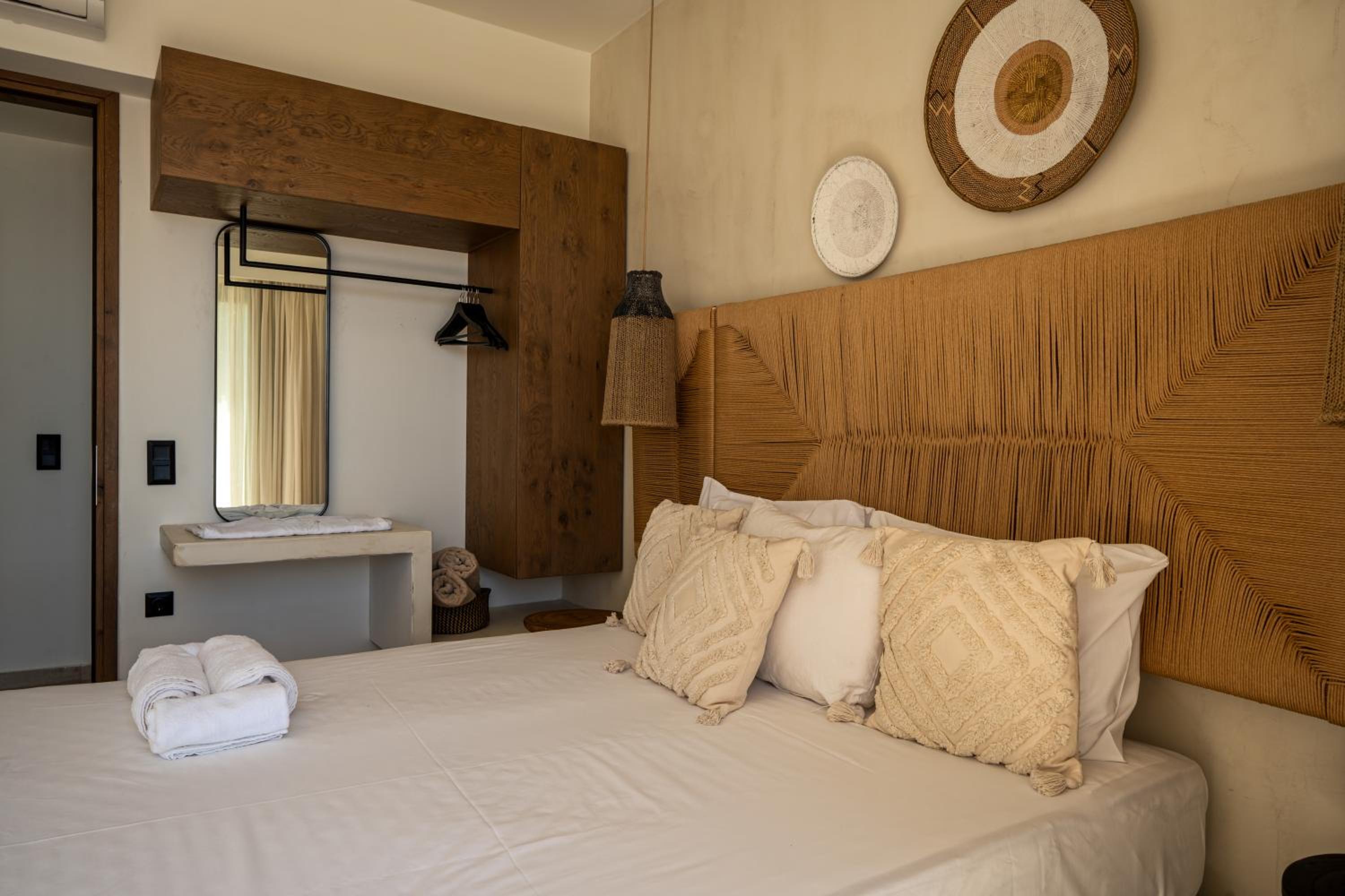 ArtOikia Luxury Villas, By Hellocrete view 5