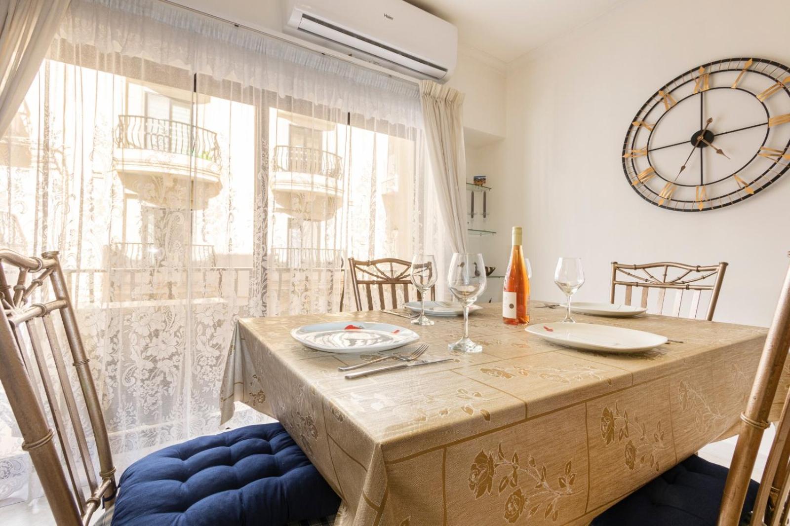 Spacious & Comfy Seaside Flat photo 4
