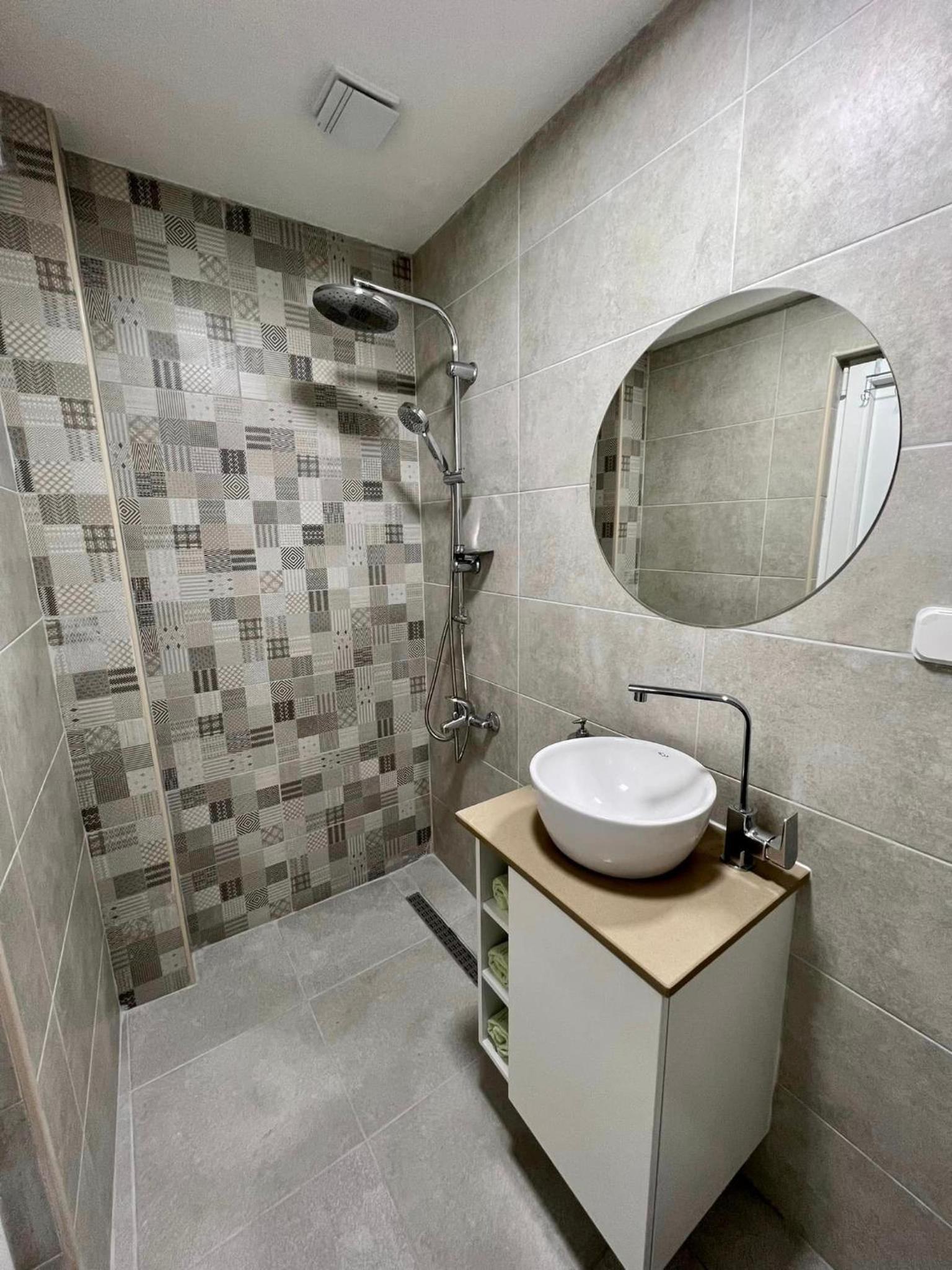 Apartment Center 27 view 4