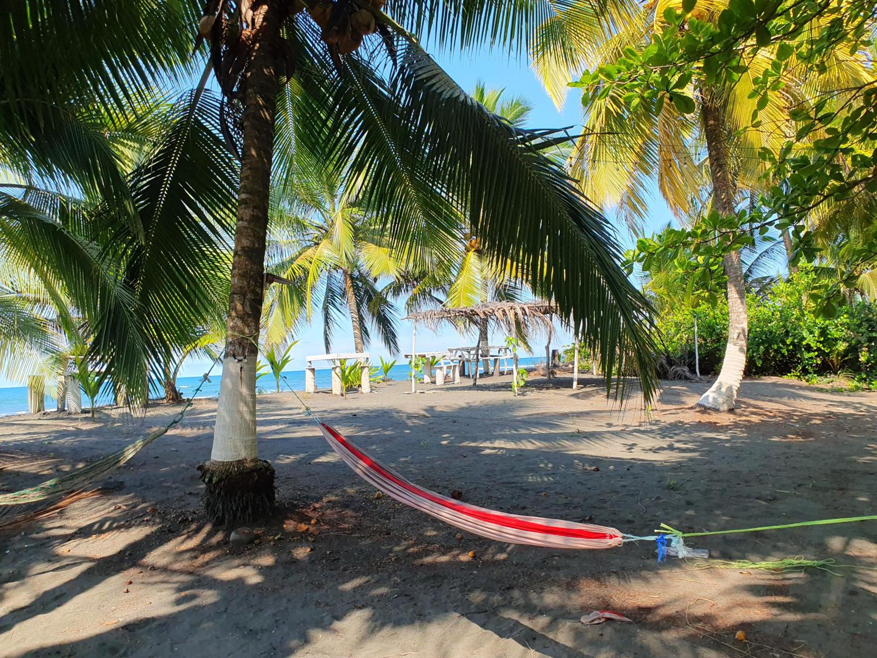 Camping Babsita-TIPI und Hütten und Stellplätze für Zelt und Camper direkt am Meer und See