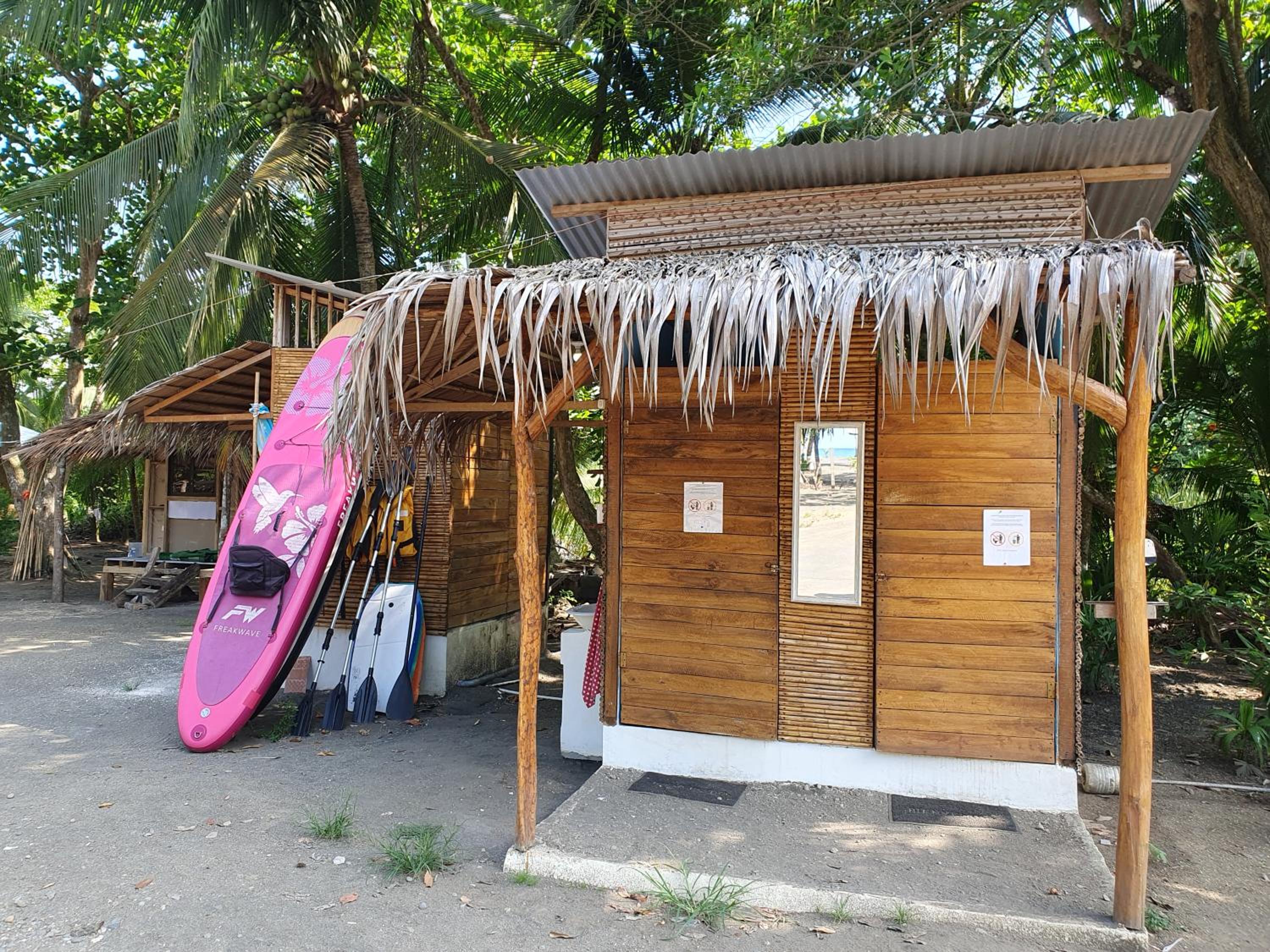 Camping Babsita-TIPI und Hütten und Stellplätze für Zelt und Camper direkt am Meer und See