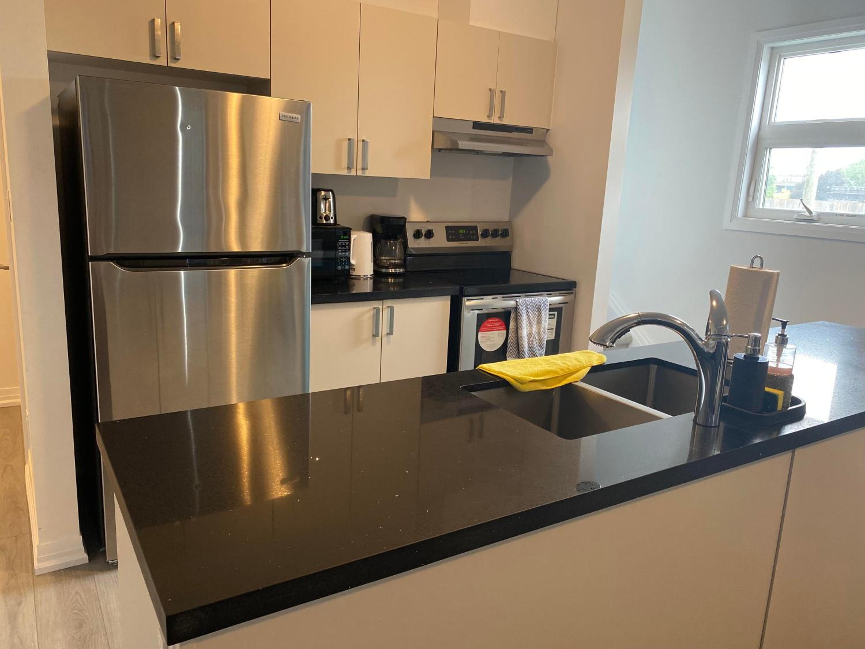Luxury Bright and Modern Condo