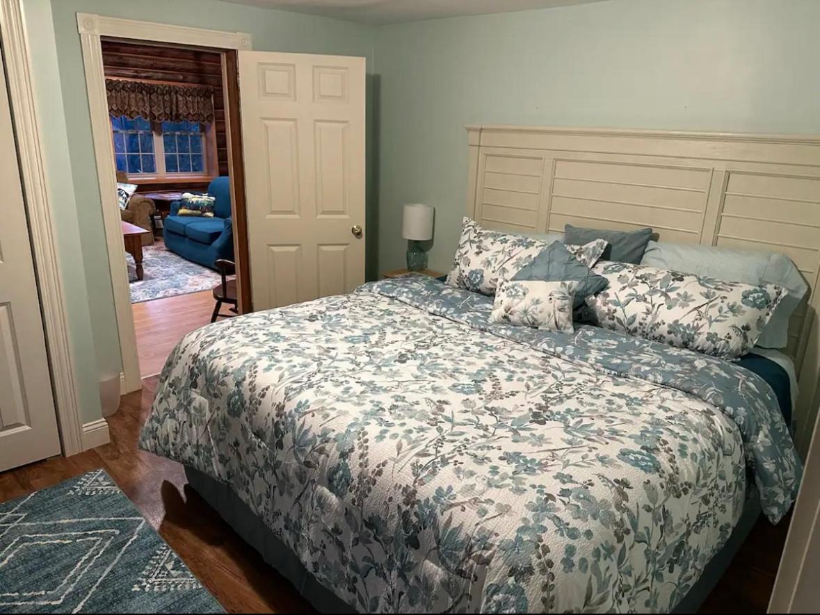 Cozy Log Home across from Phillips Lake-Four Season Fun view 4