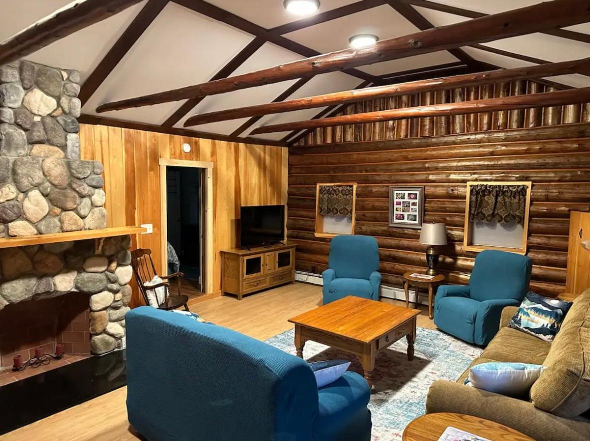 Cozy Log Home across from Phillips Lake-Four Season Fun view 3