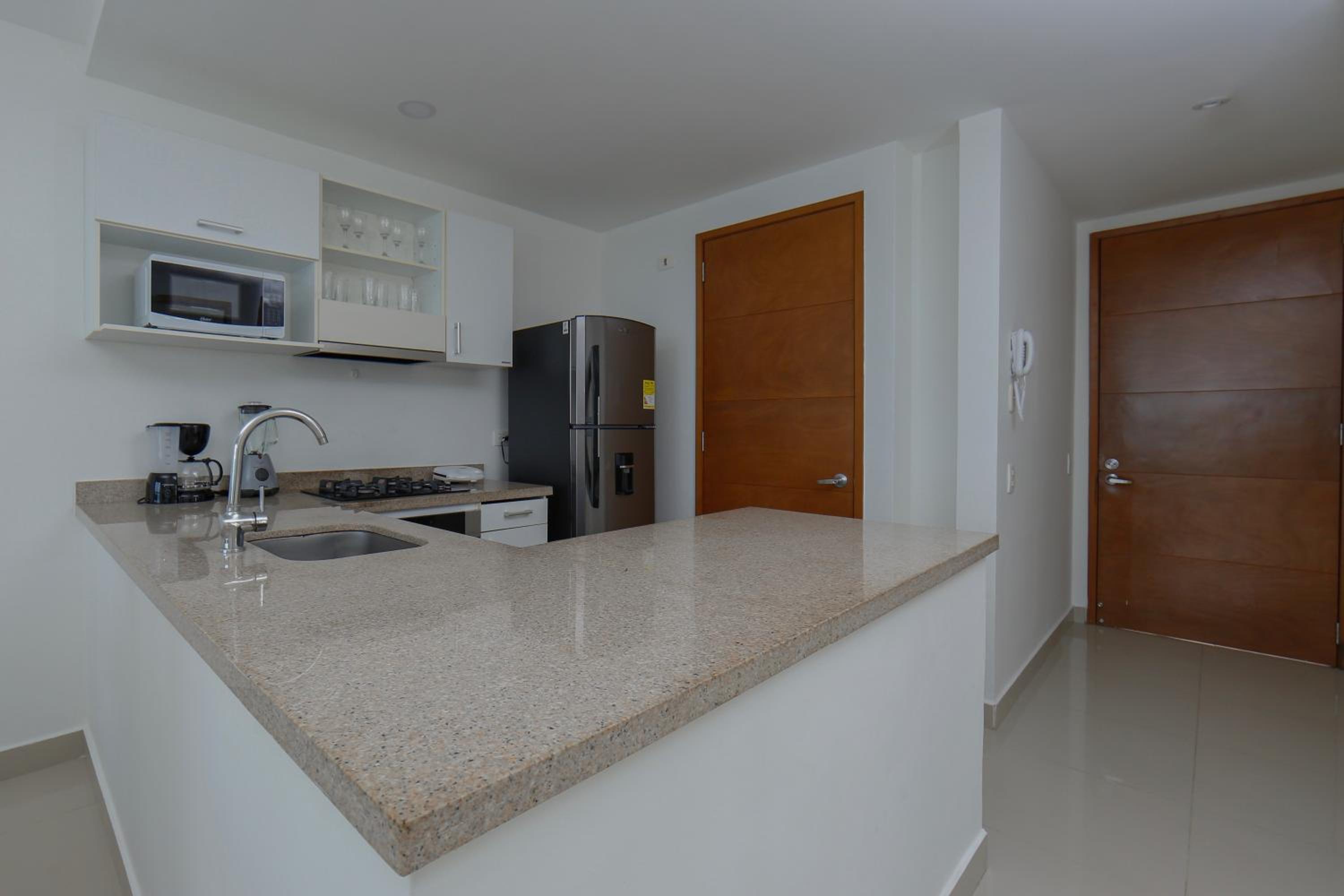 Apartamento moderno, frente la playa a 4 min del Centro Histórico