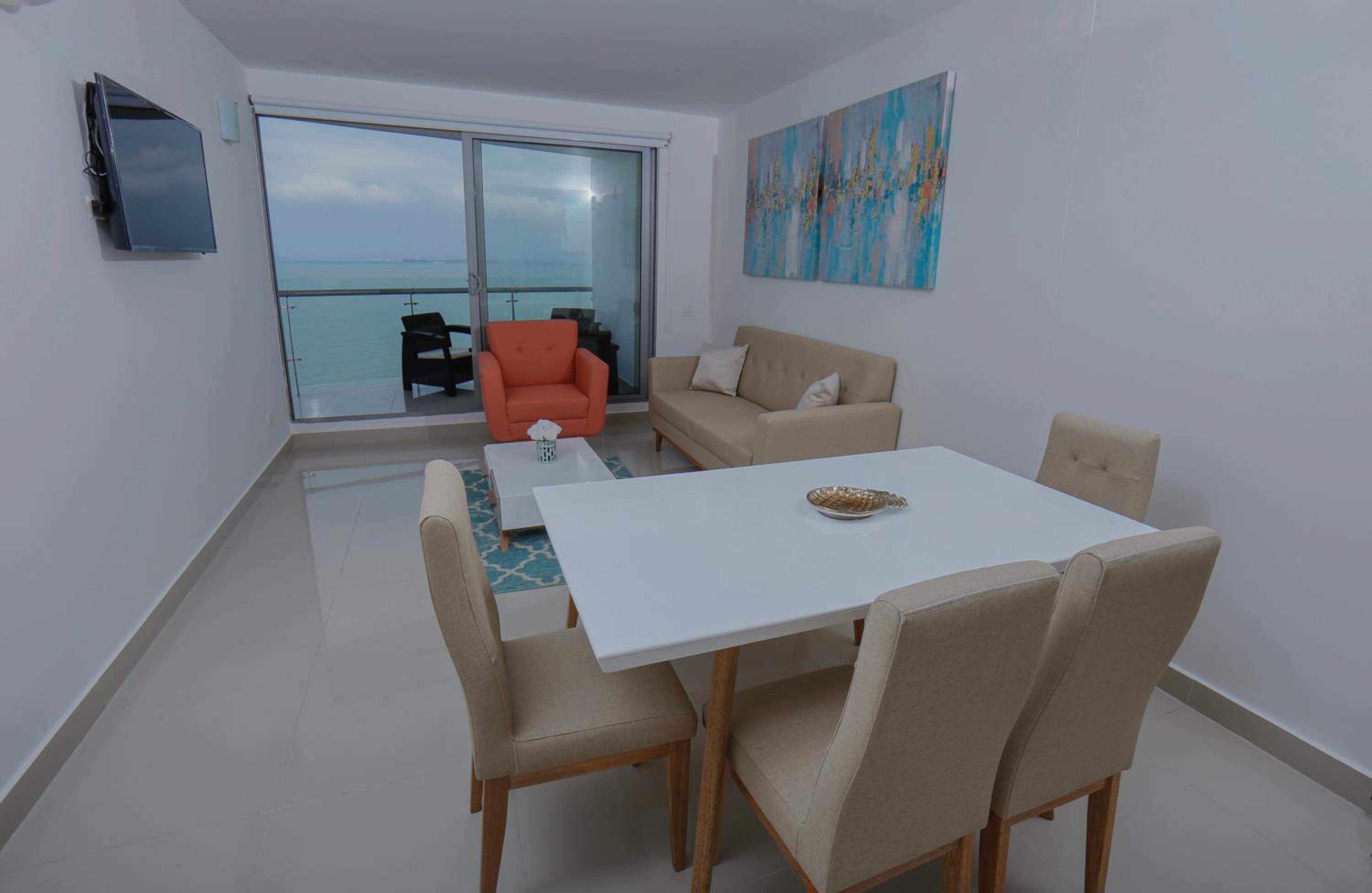 Apartamento moderno, frente la playa a 4 min del Centro Histórico