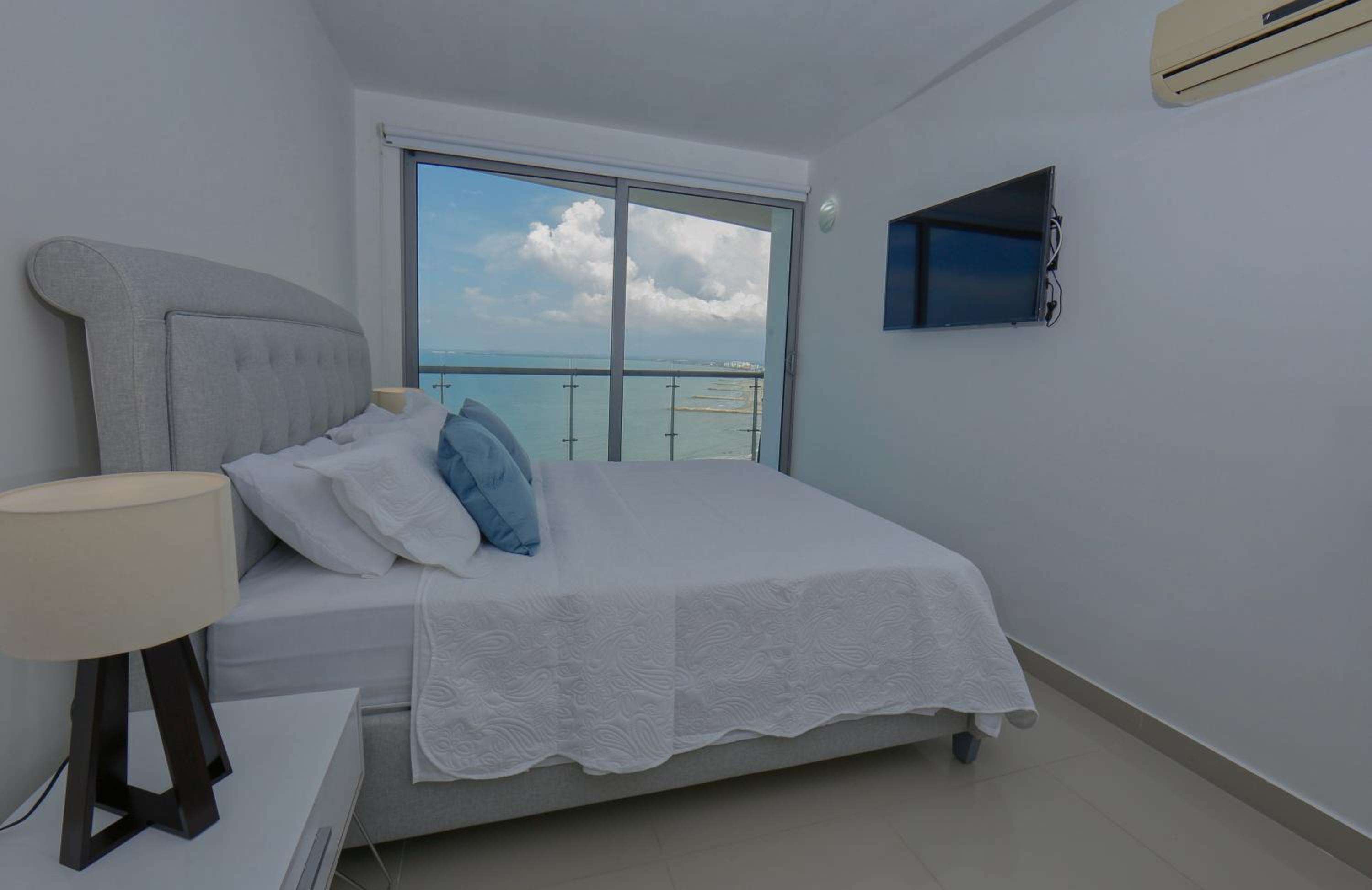 Apartamento moderno, frente la playa a 4 min del Centro Histórico