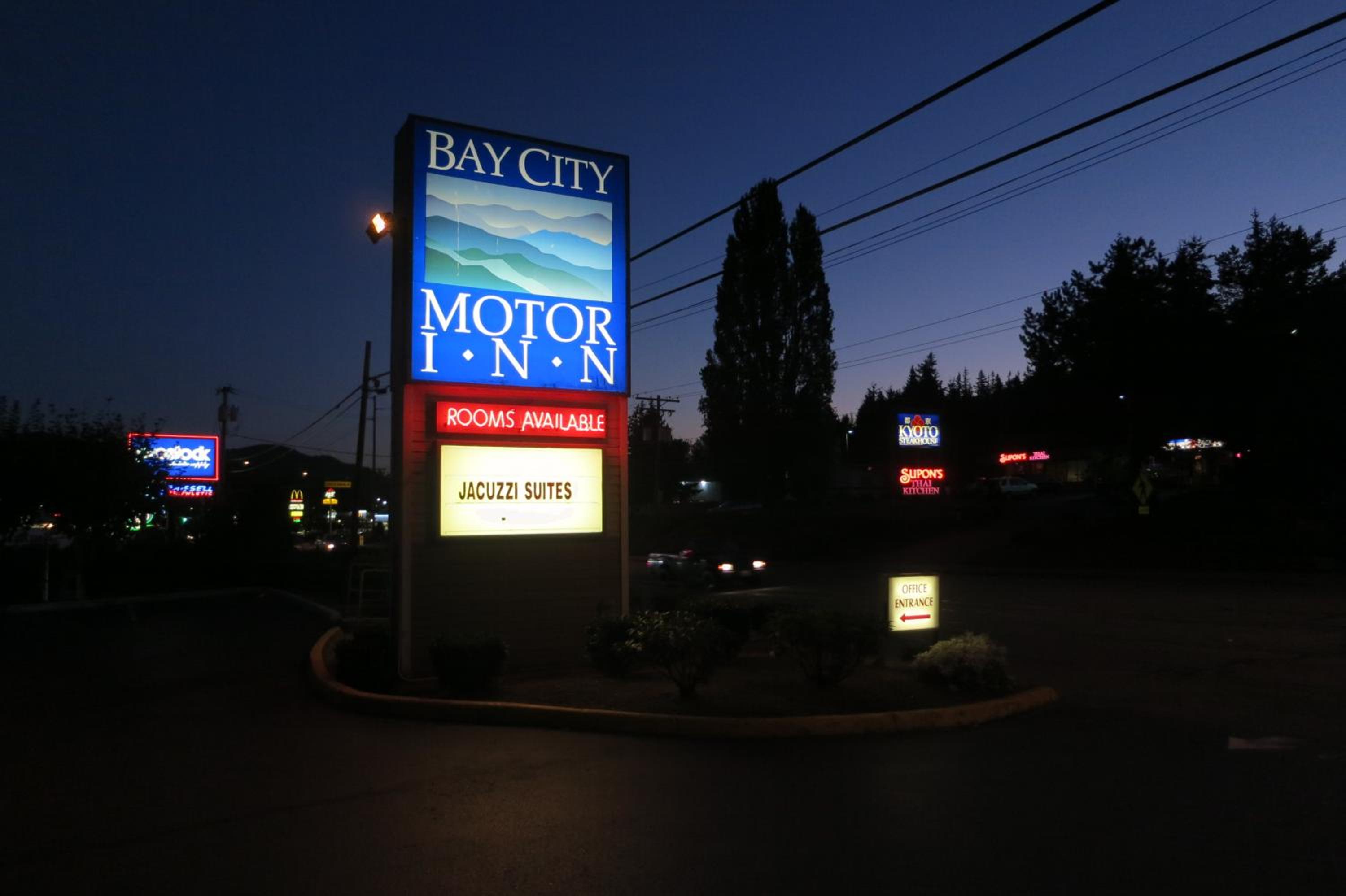 Bellingham Vacations - Bay City Inn - Property Image 28
