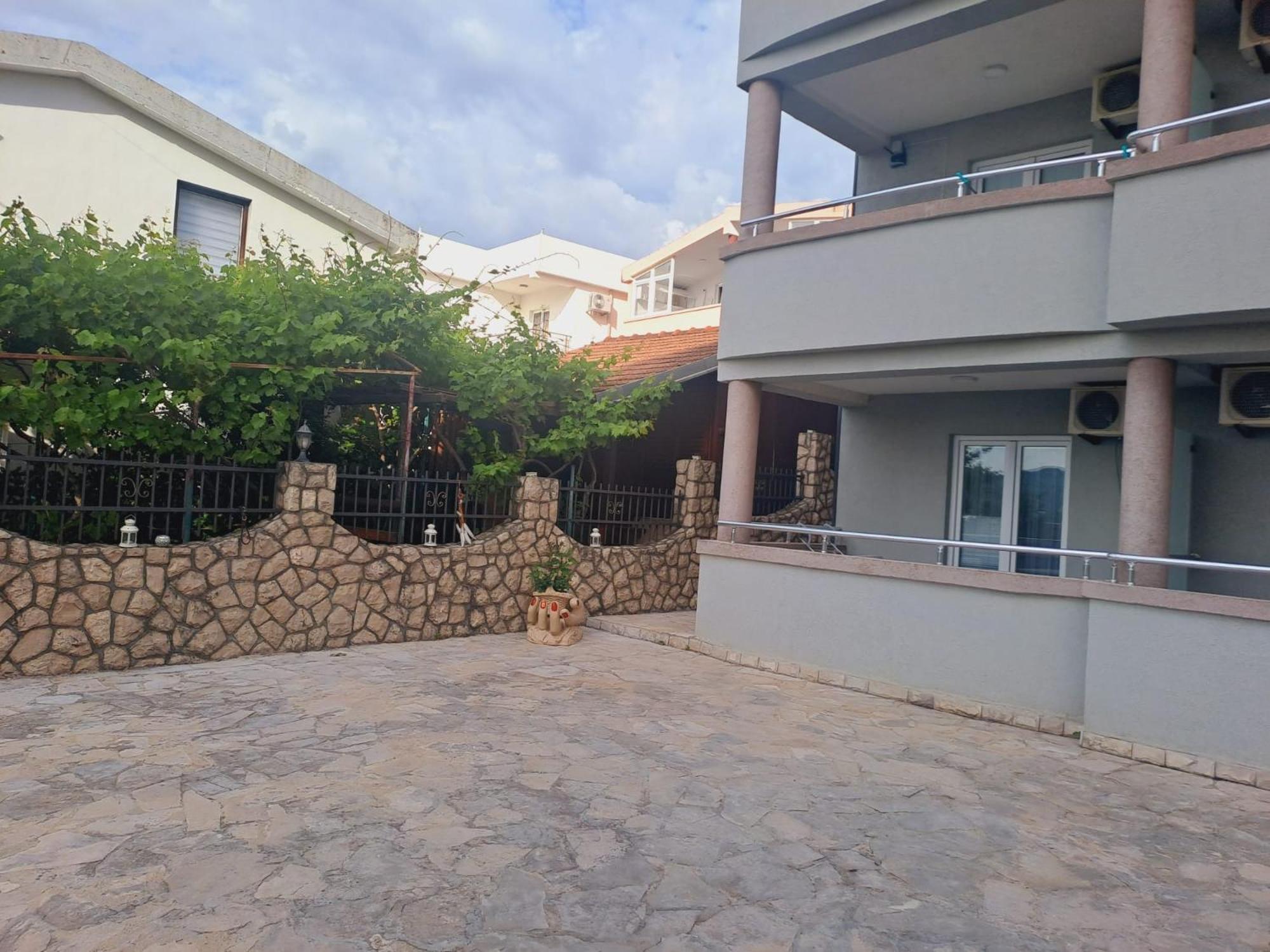 Sea House Apartments