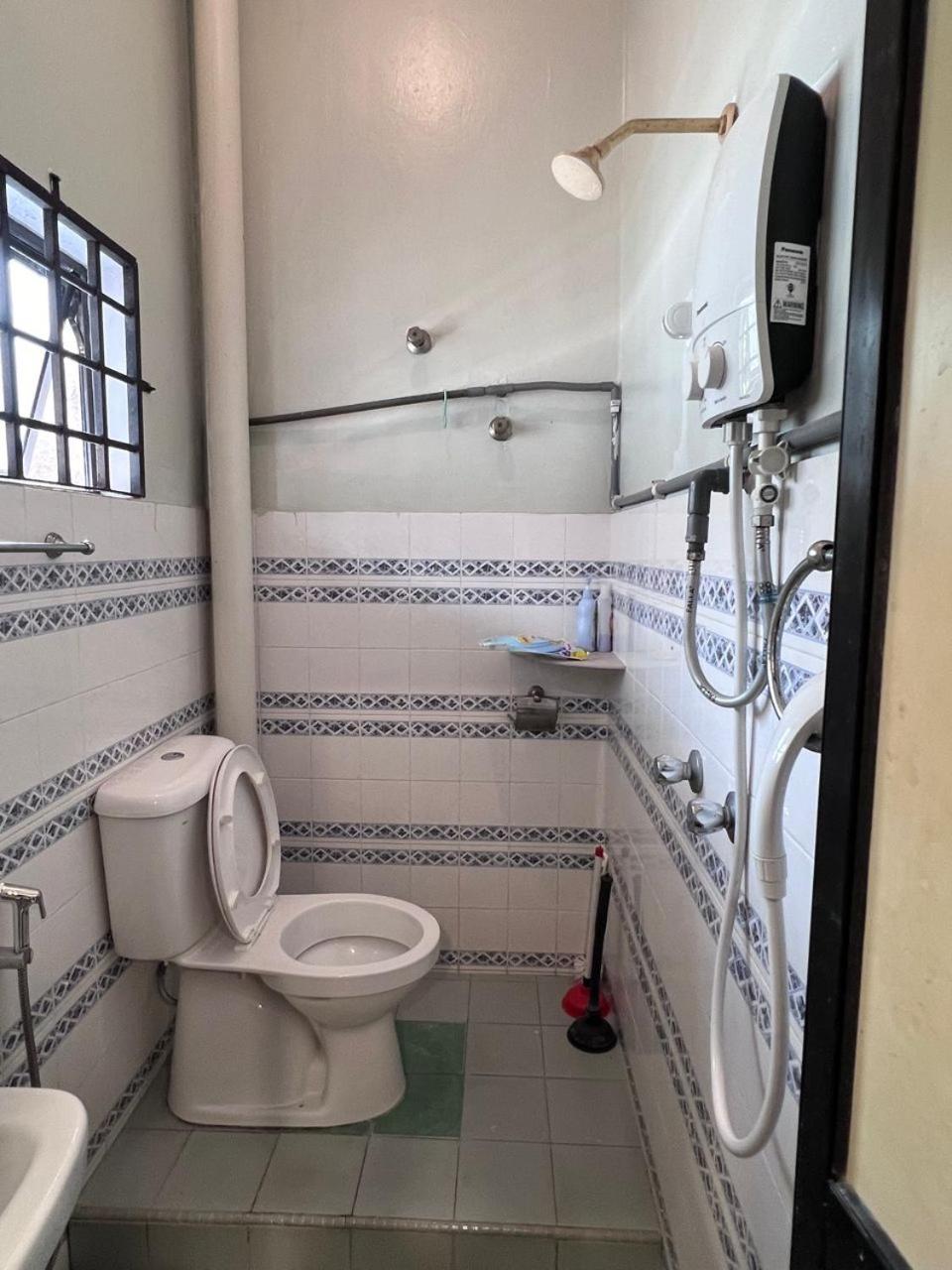 Muhibbah Homestay 2, Jalan Pantai Telok Kemang view 2