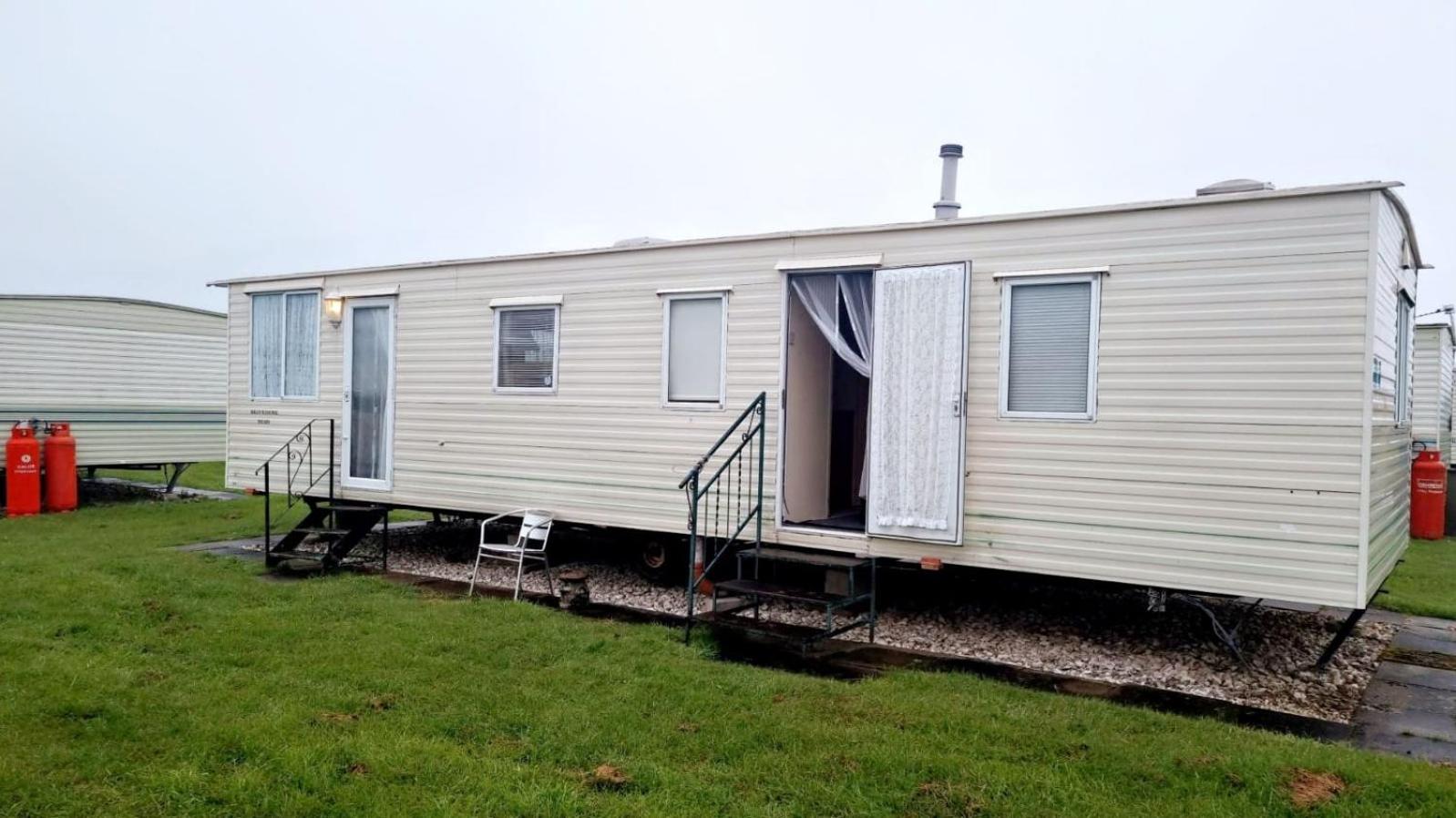 Peaces caravan 8 berth on coral beach view 2