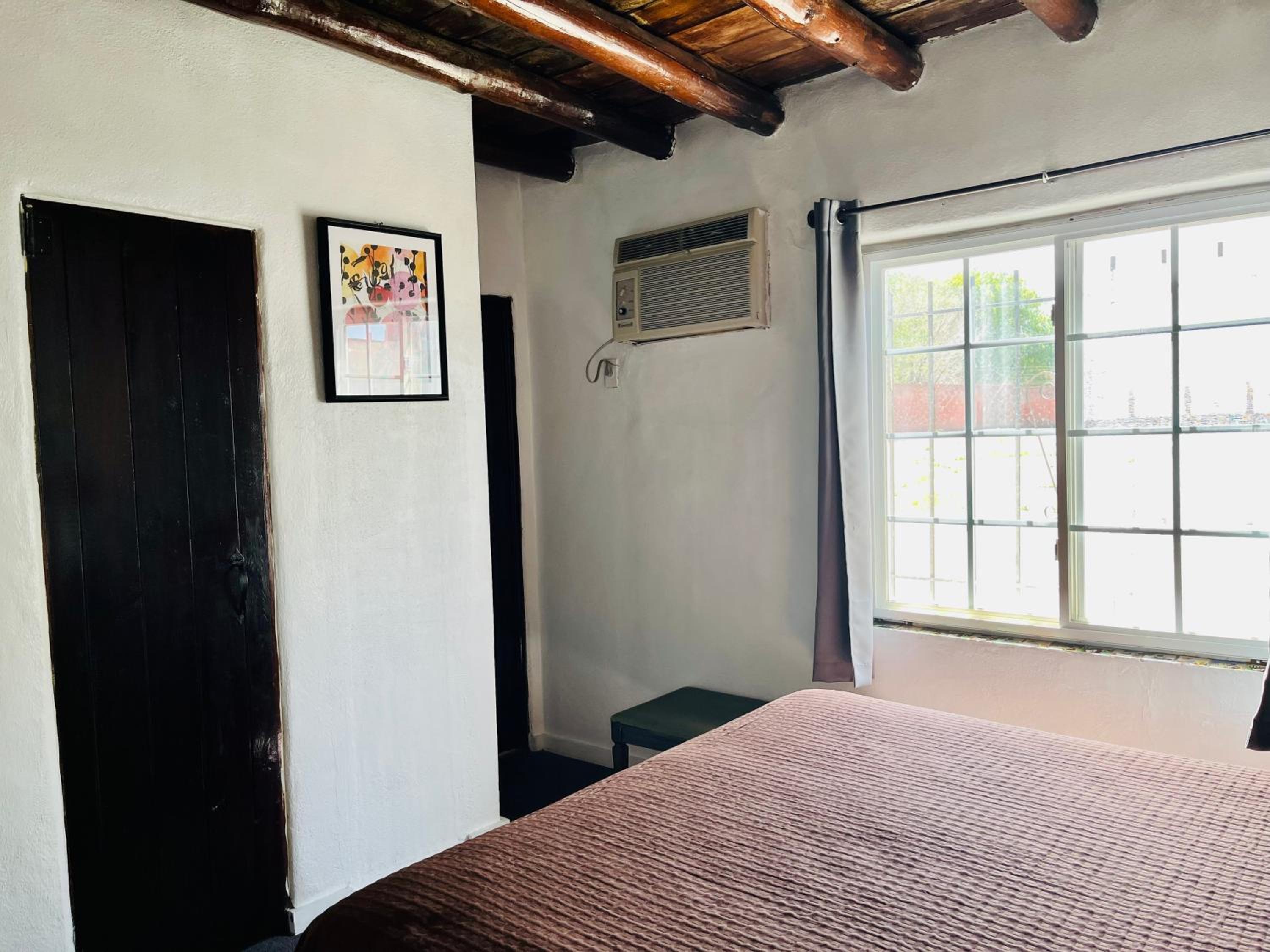 Cottonwood Court Motel