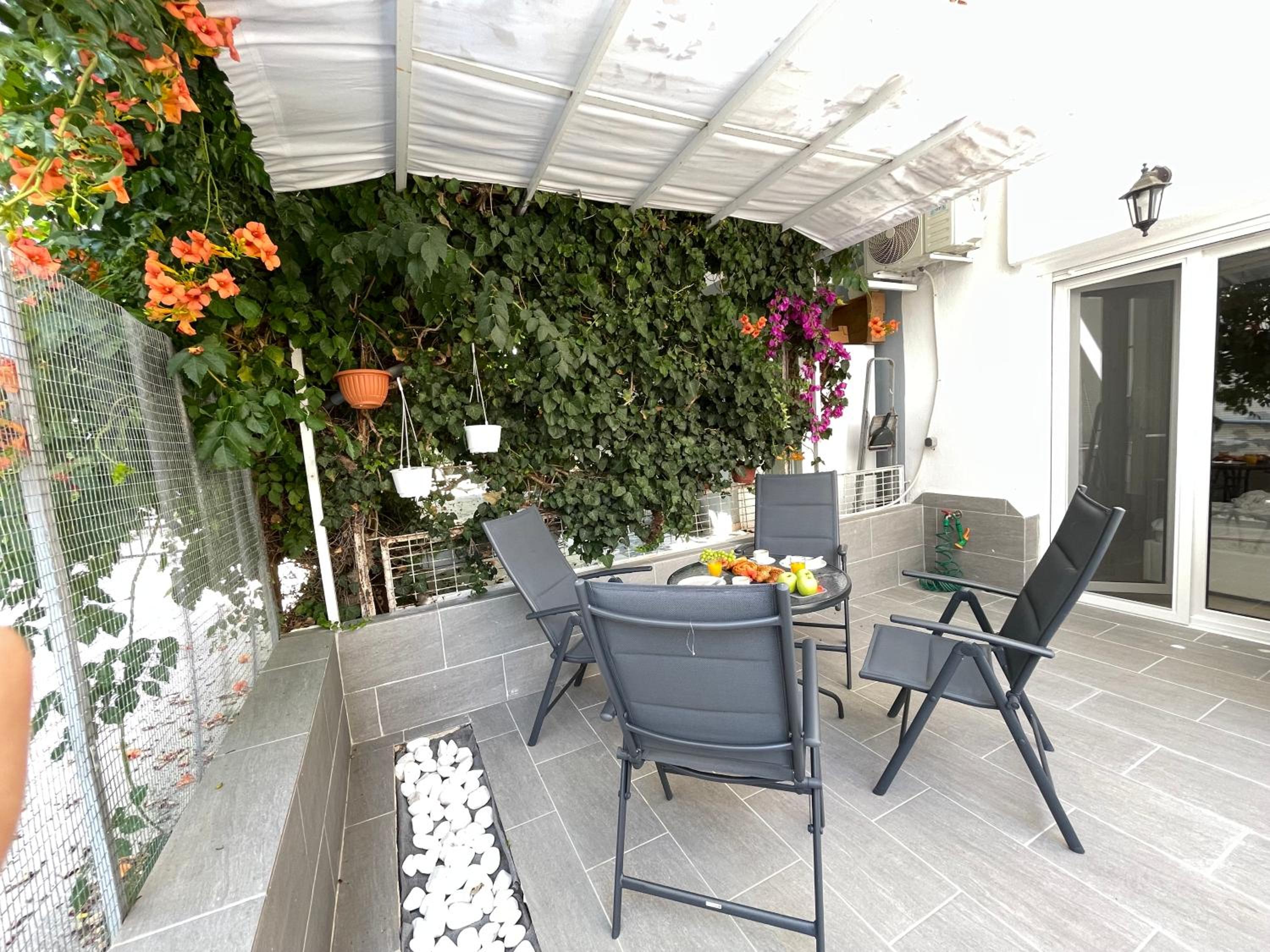 NAVIE GARDEN Getaway Peraia apartment near to beach - Property Image 3