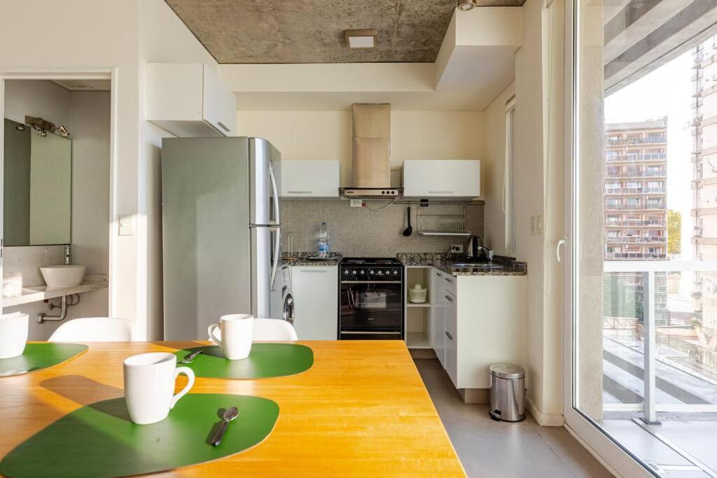 Riverside Serenity Minimalist Apartment near City