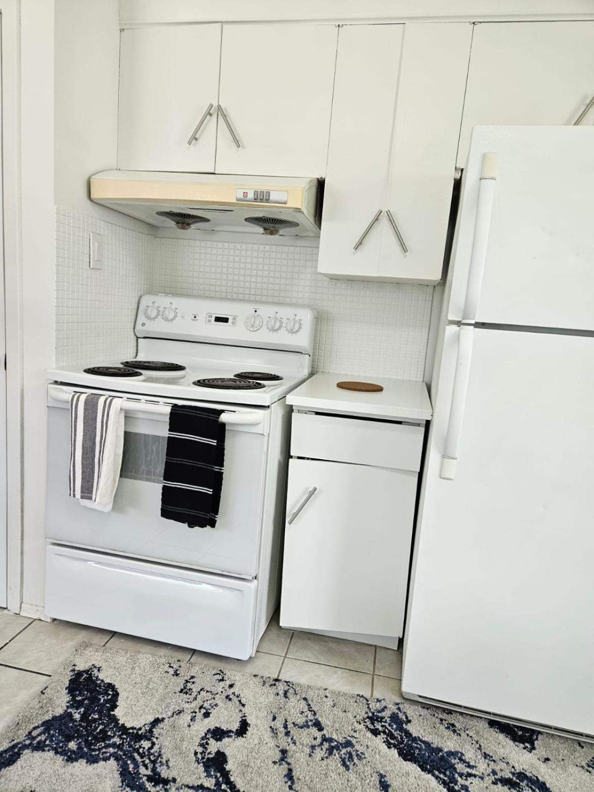 Pearl Home - 9 mins from Roger's Place & 20 mins from West Edmonton Mall