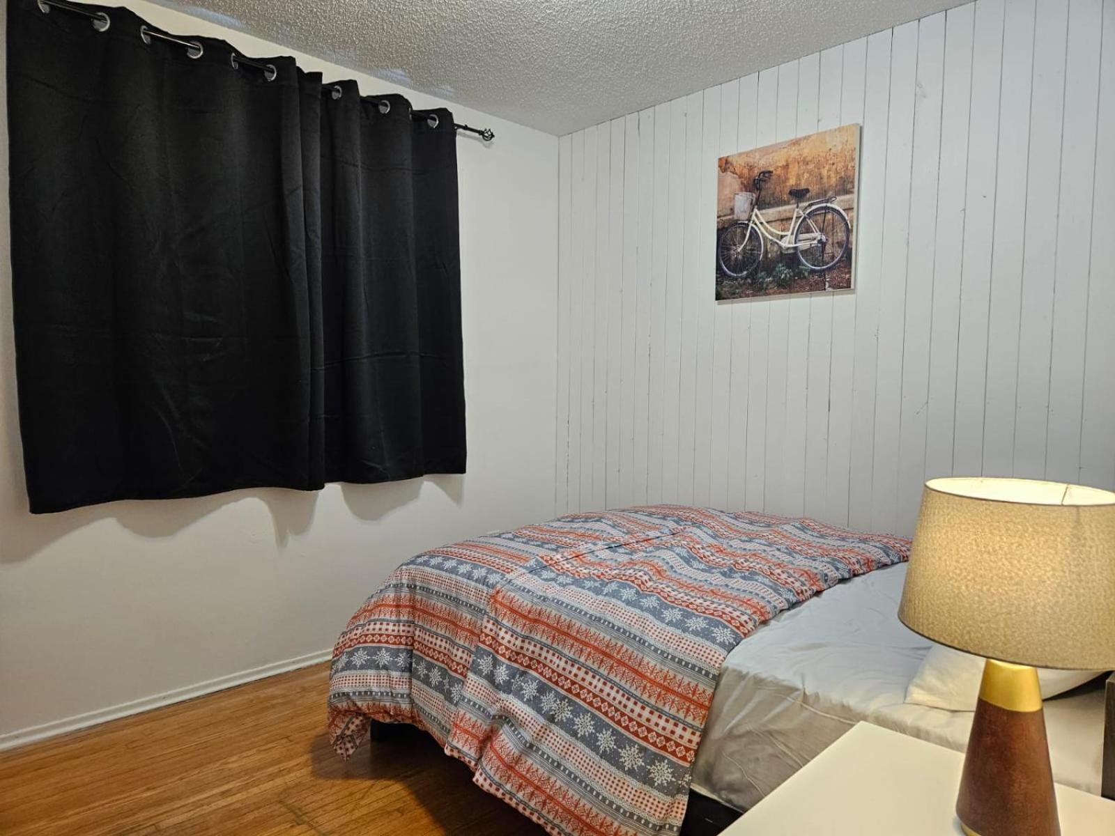 Pearl Home - 9 mins from Roger's Place & 20 mins from West Edmonton Mall