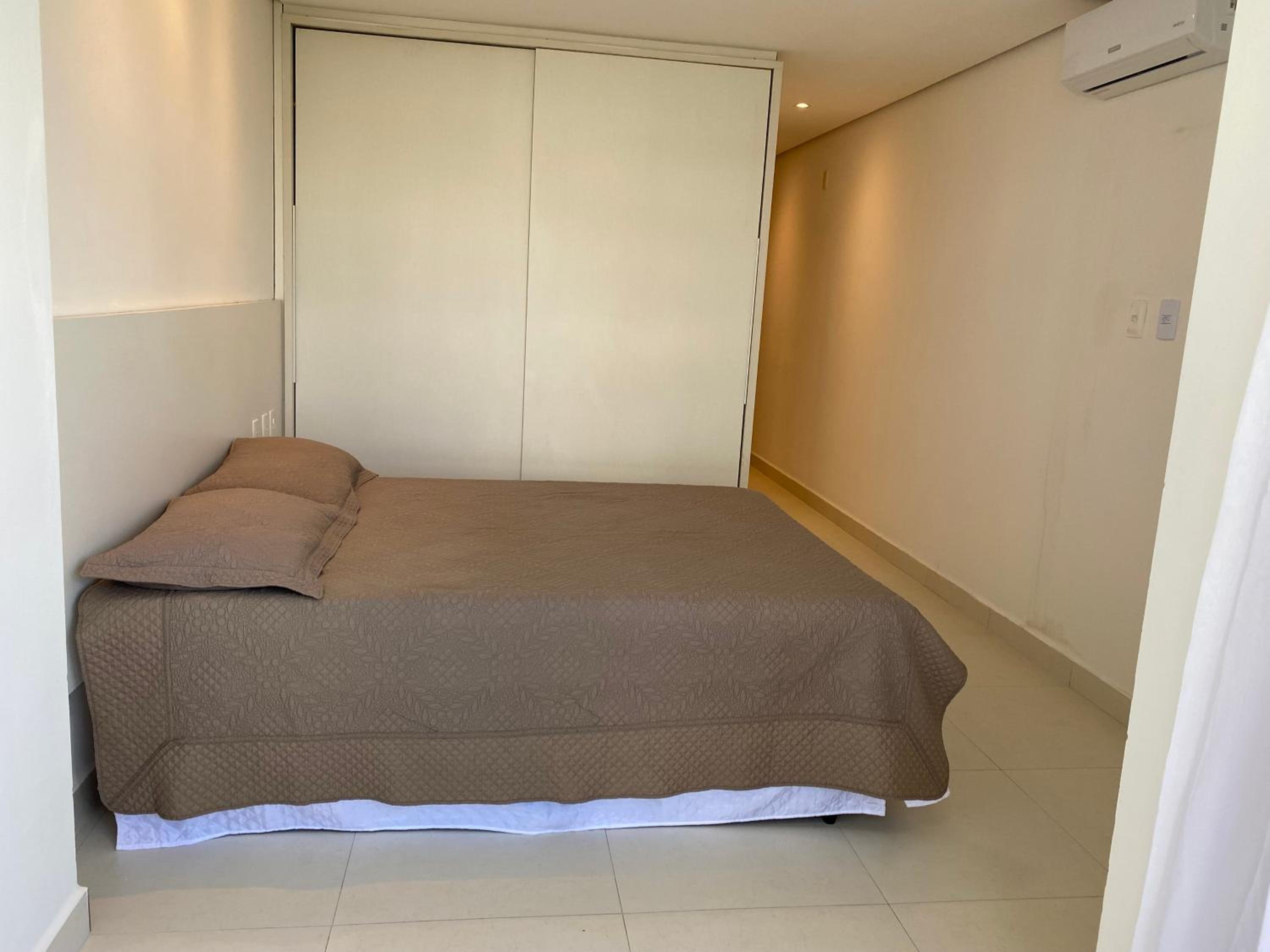 Alugo flat no Imperial