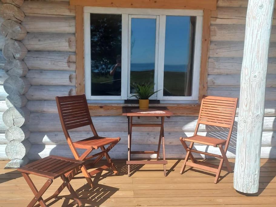 Lakefront Lodge