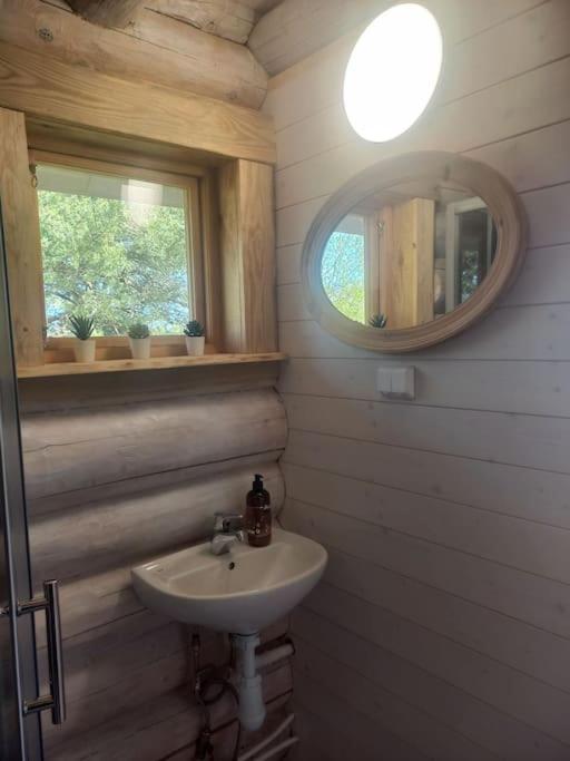 Lakefront Lodge