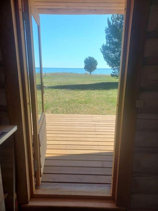 Lakefront Lodge