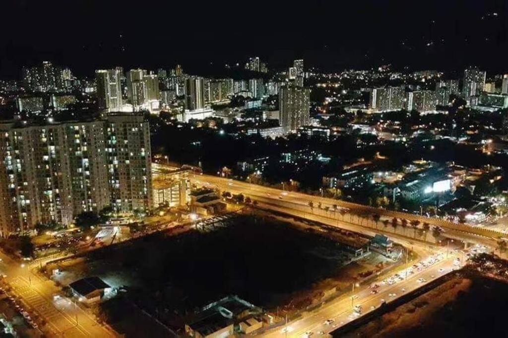 Maritime Suite Penang - City & Sea view photo 8