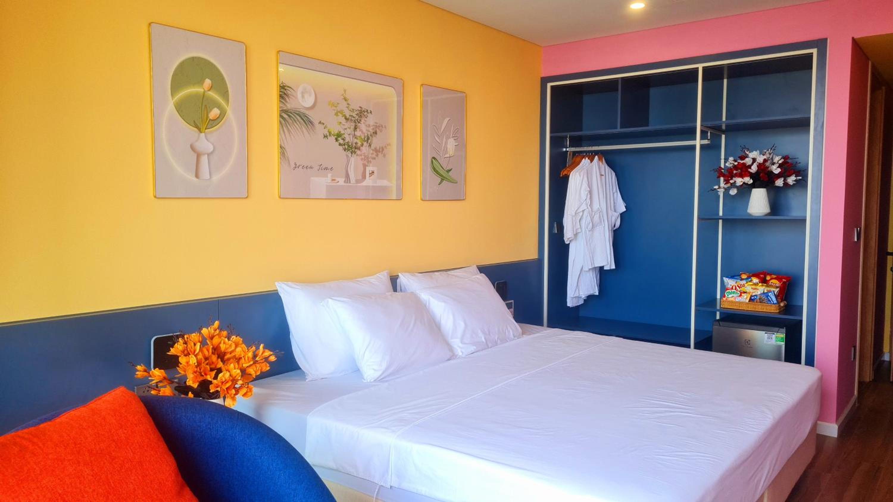 Rainbow House - Ibiza Flamingo Hải Tiến