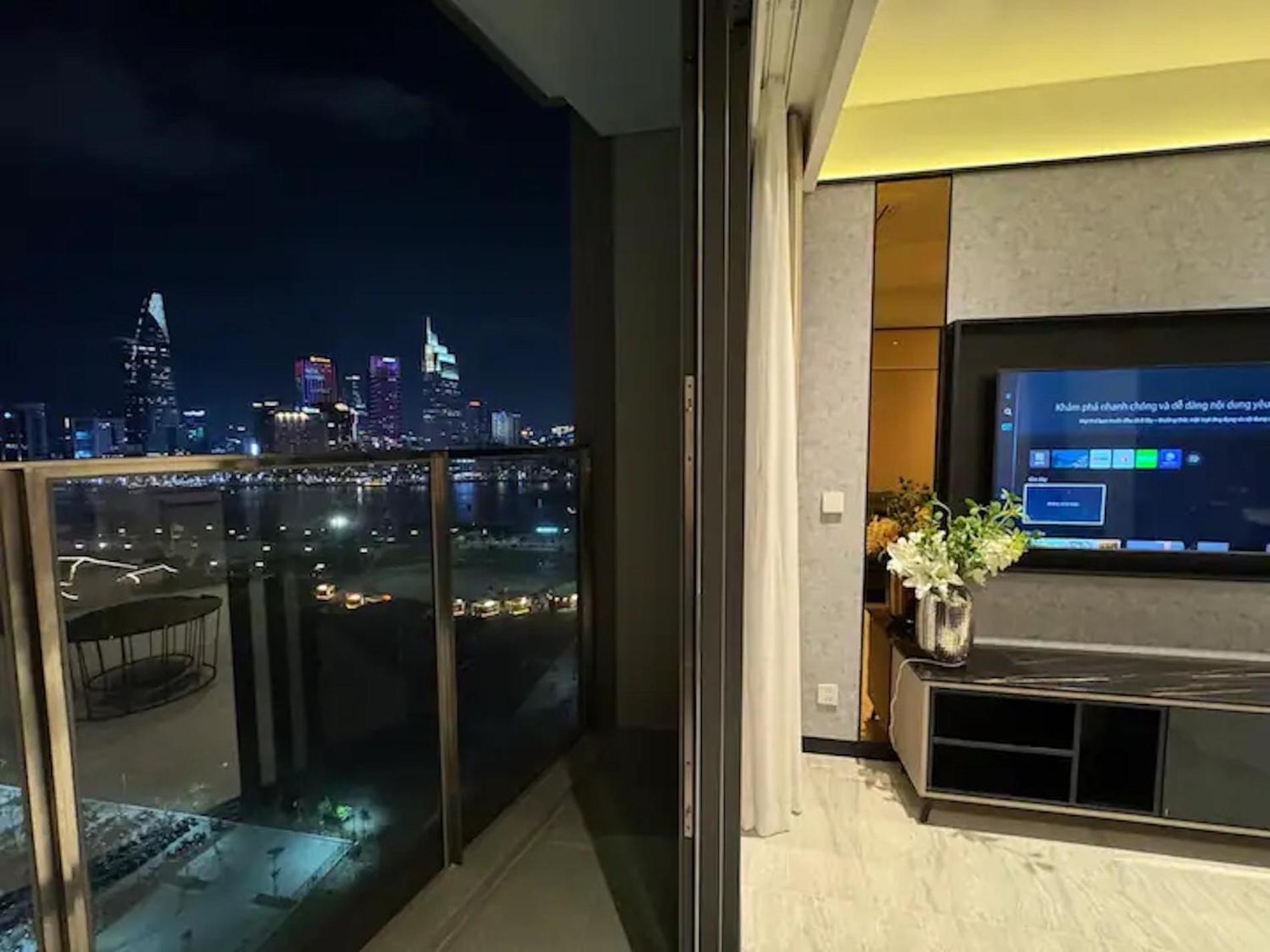The Opera Apartment Cental Saigon Free Pool-Gym-Sauna Room- Golf Mini